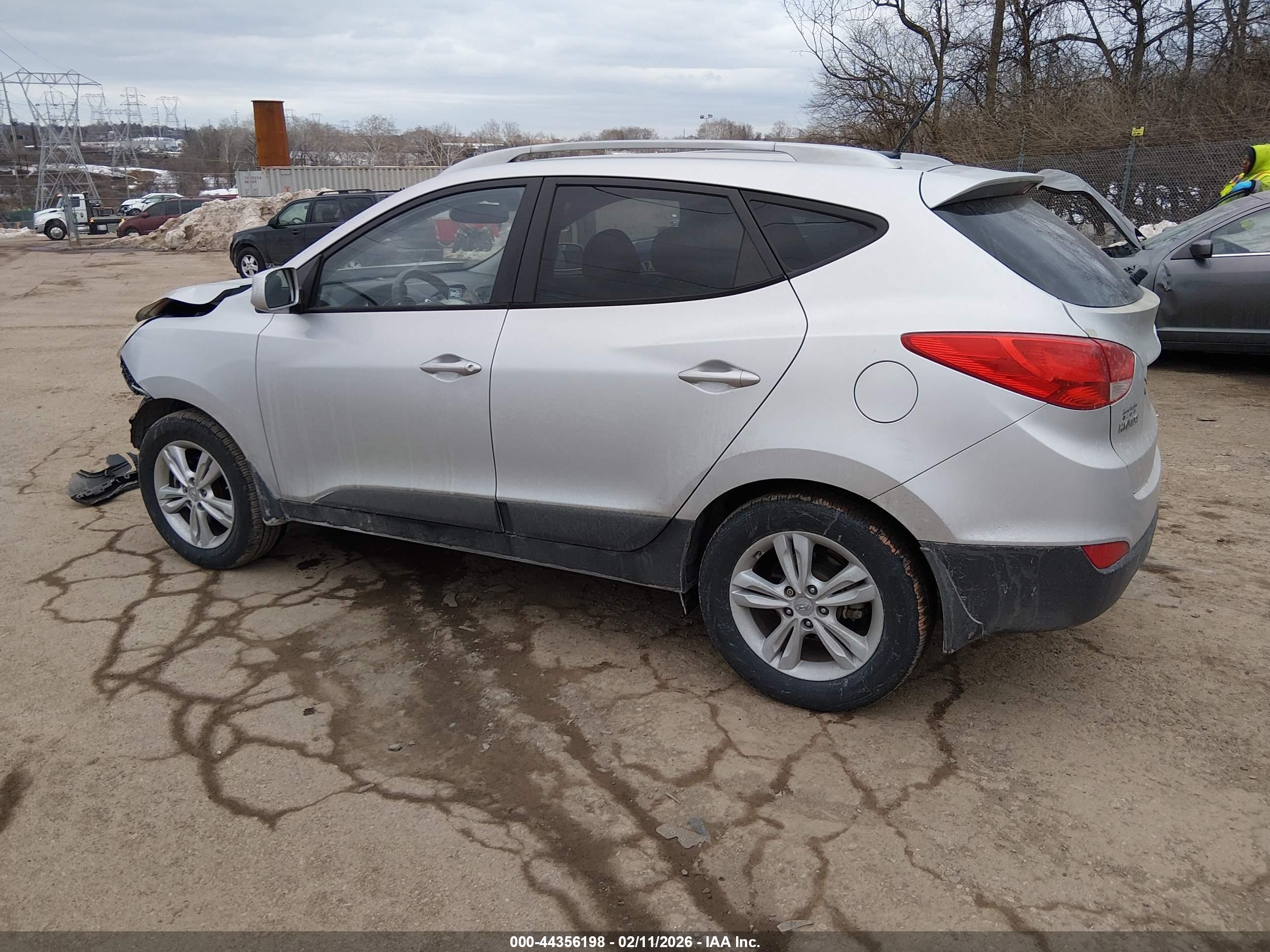 HYUNDAI TUCSON image 3