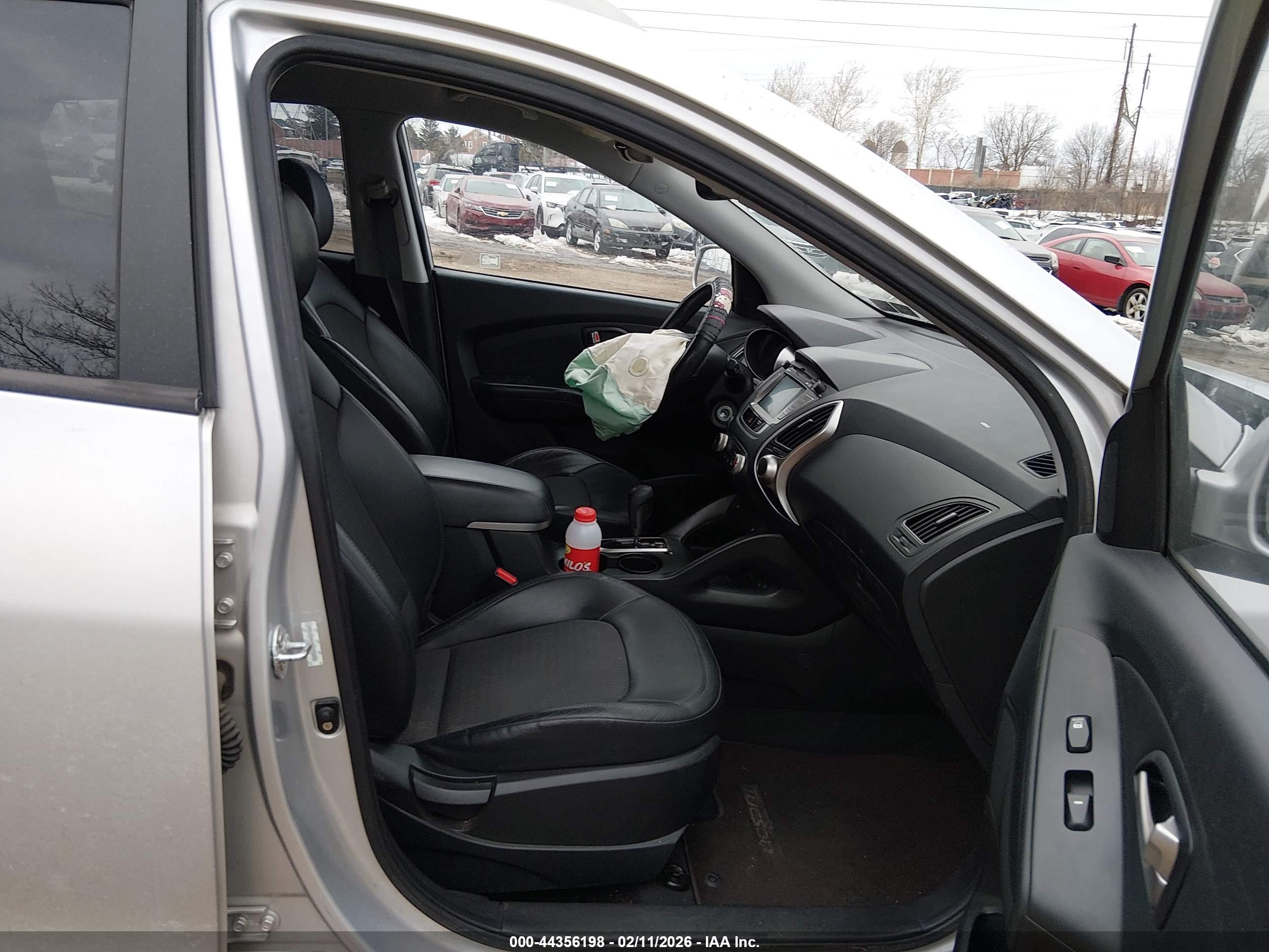 HYUNDAI TUCSON image 5