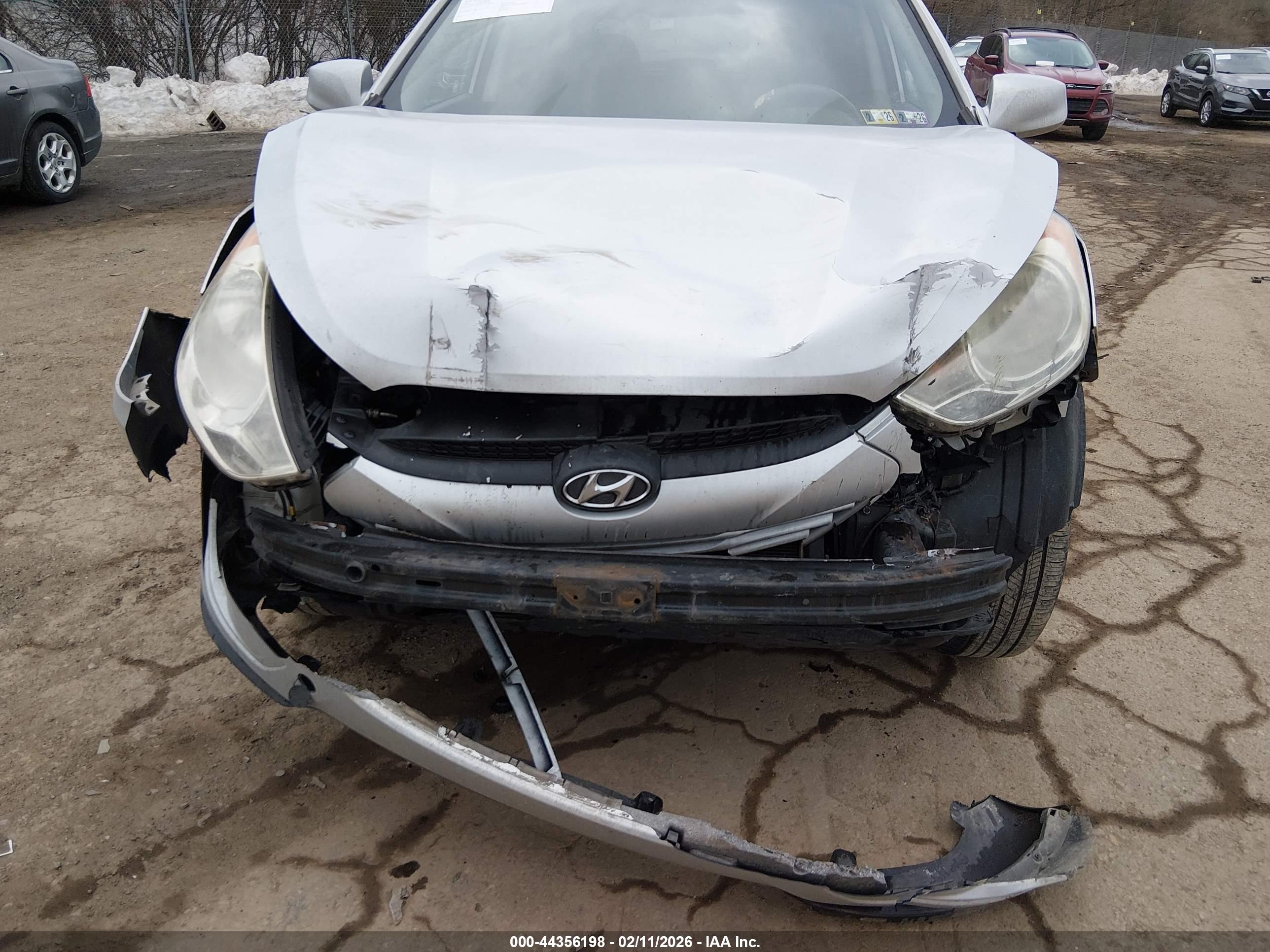 HYUNDAI TUCSON image 6