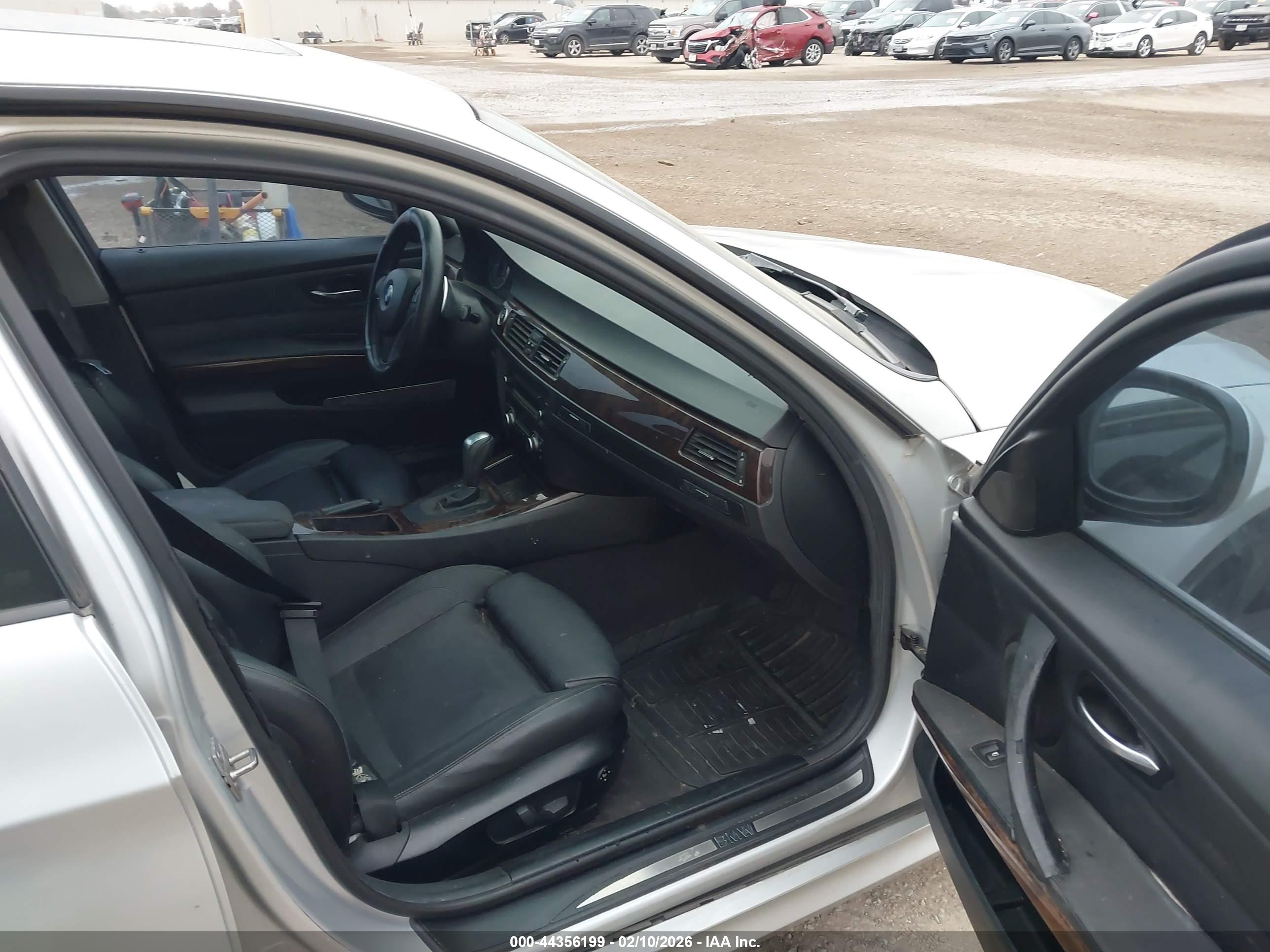 BMW 335I image 5