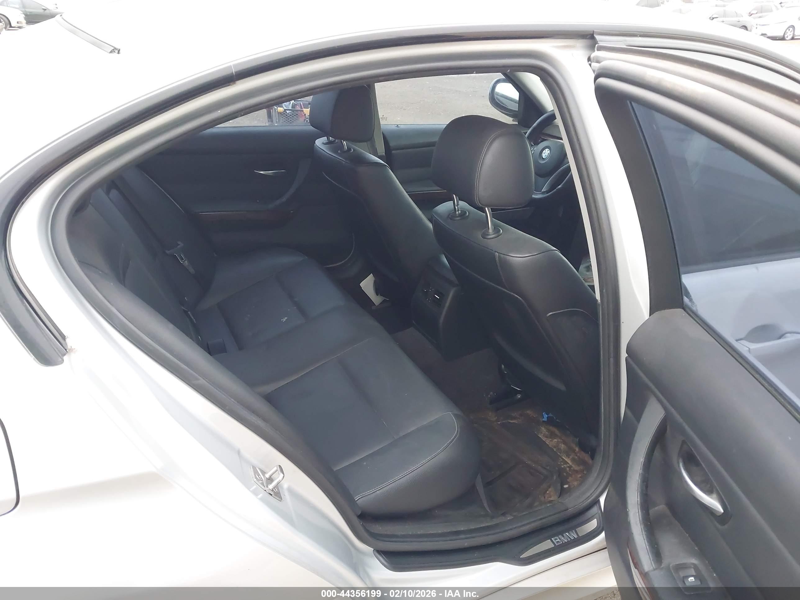 BMW 335I image 8
