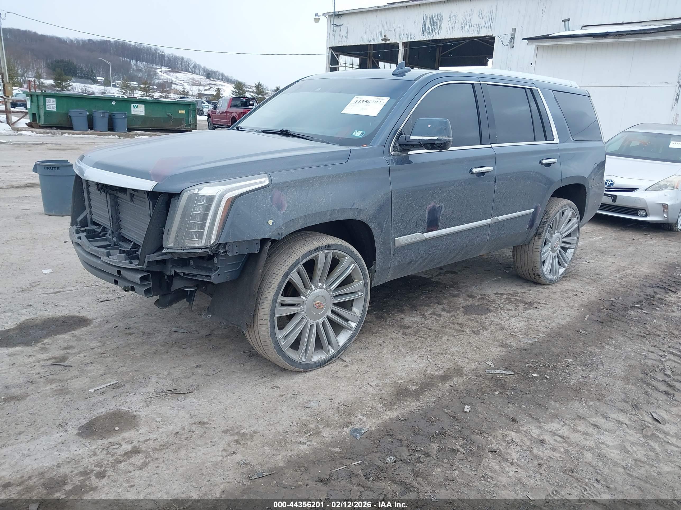 CADILLAC ESCALADE image 2