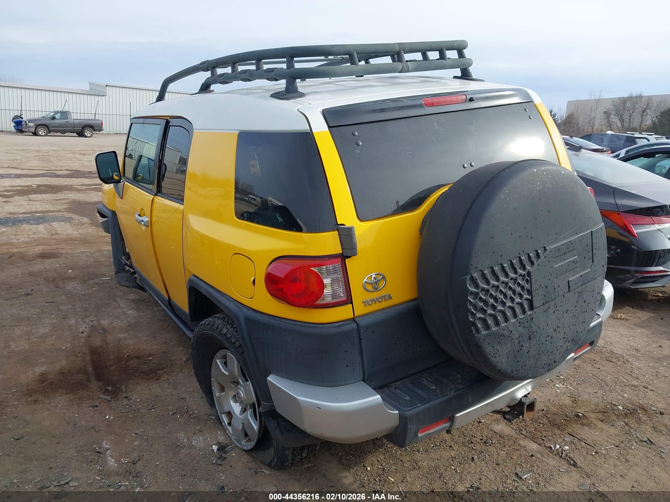 TOYOTA FJ image 3