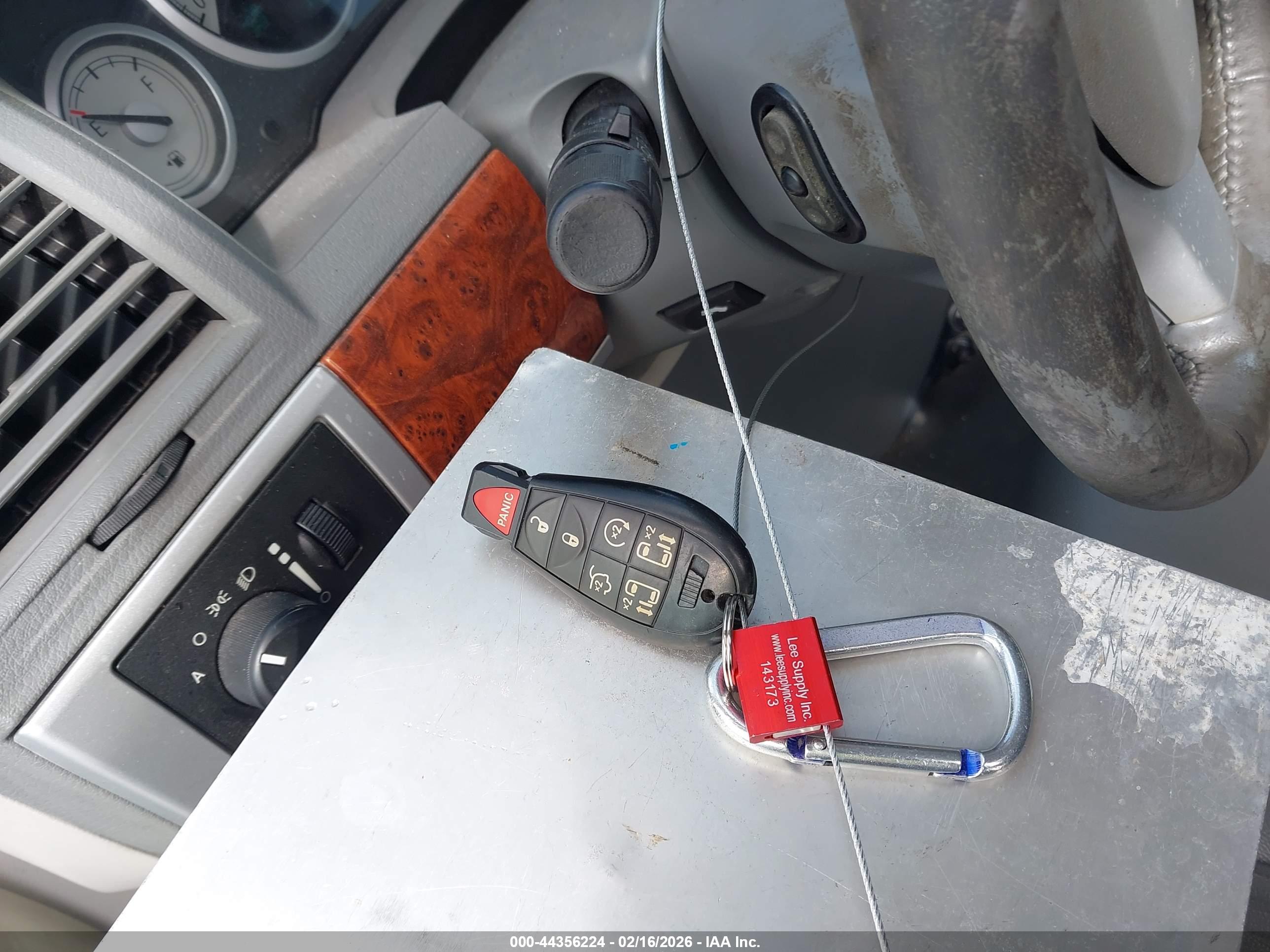 CHRYSLER TOWN image 11