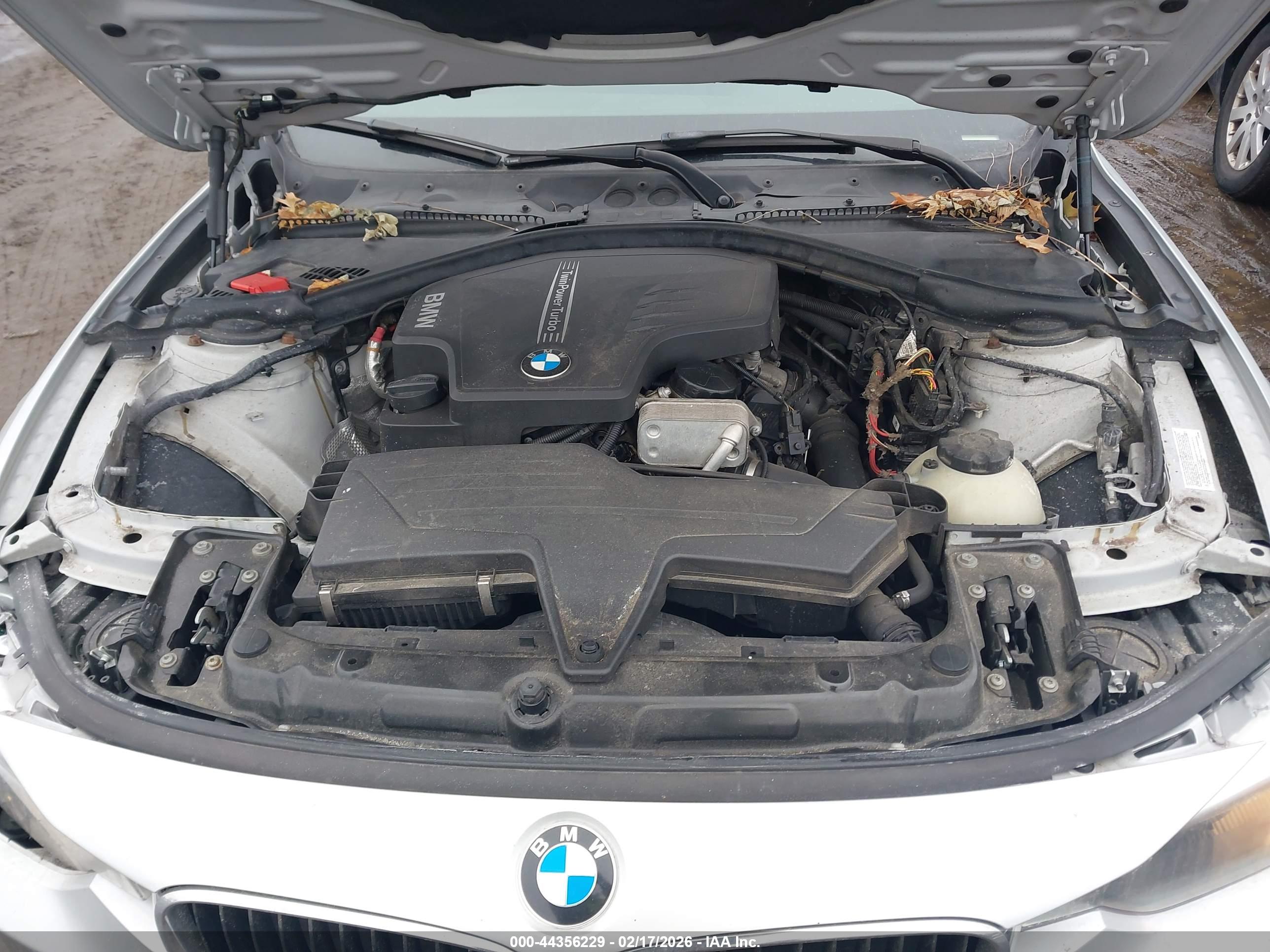 BMW 320I image 10