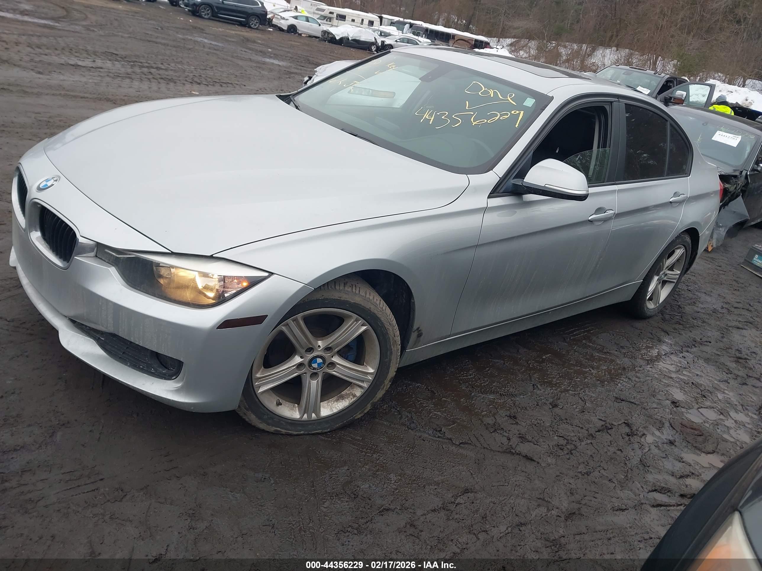 BMW 320I image 2