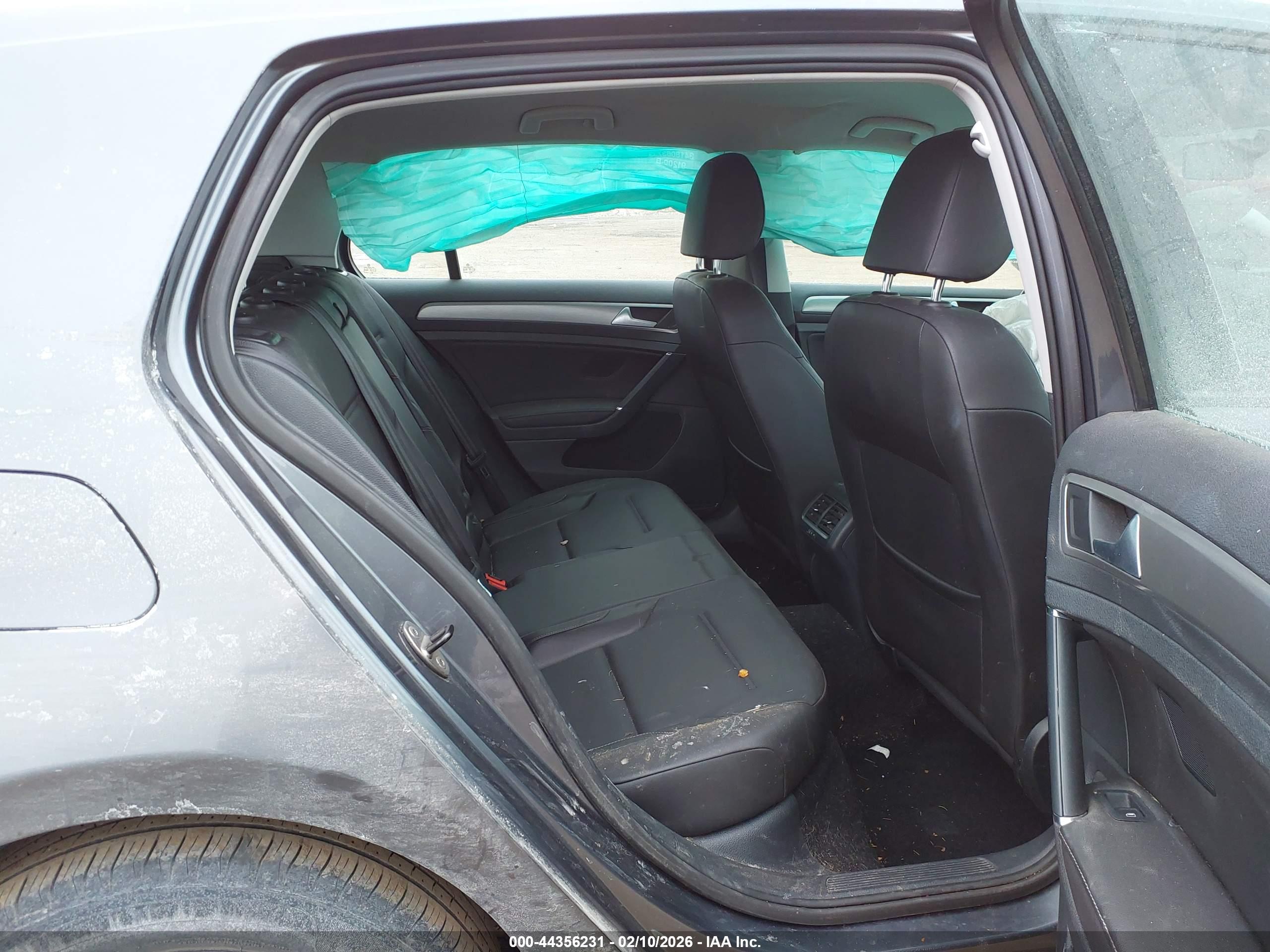 VOLKSWAGEN GOLF image 8