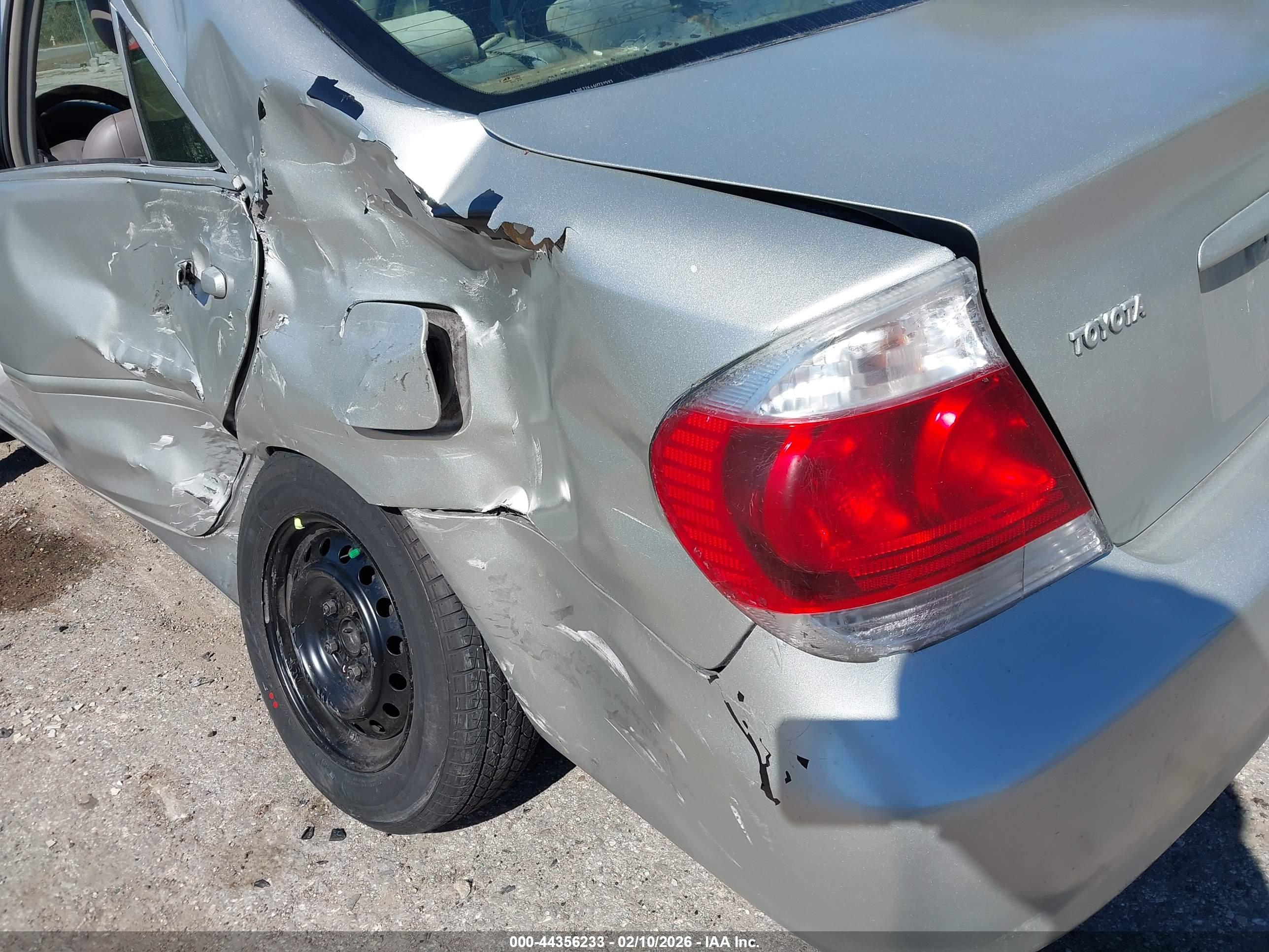 TOYOTA CAMRY image 6
