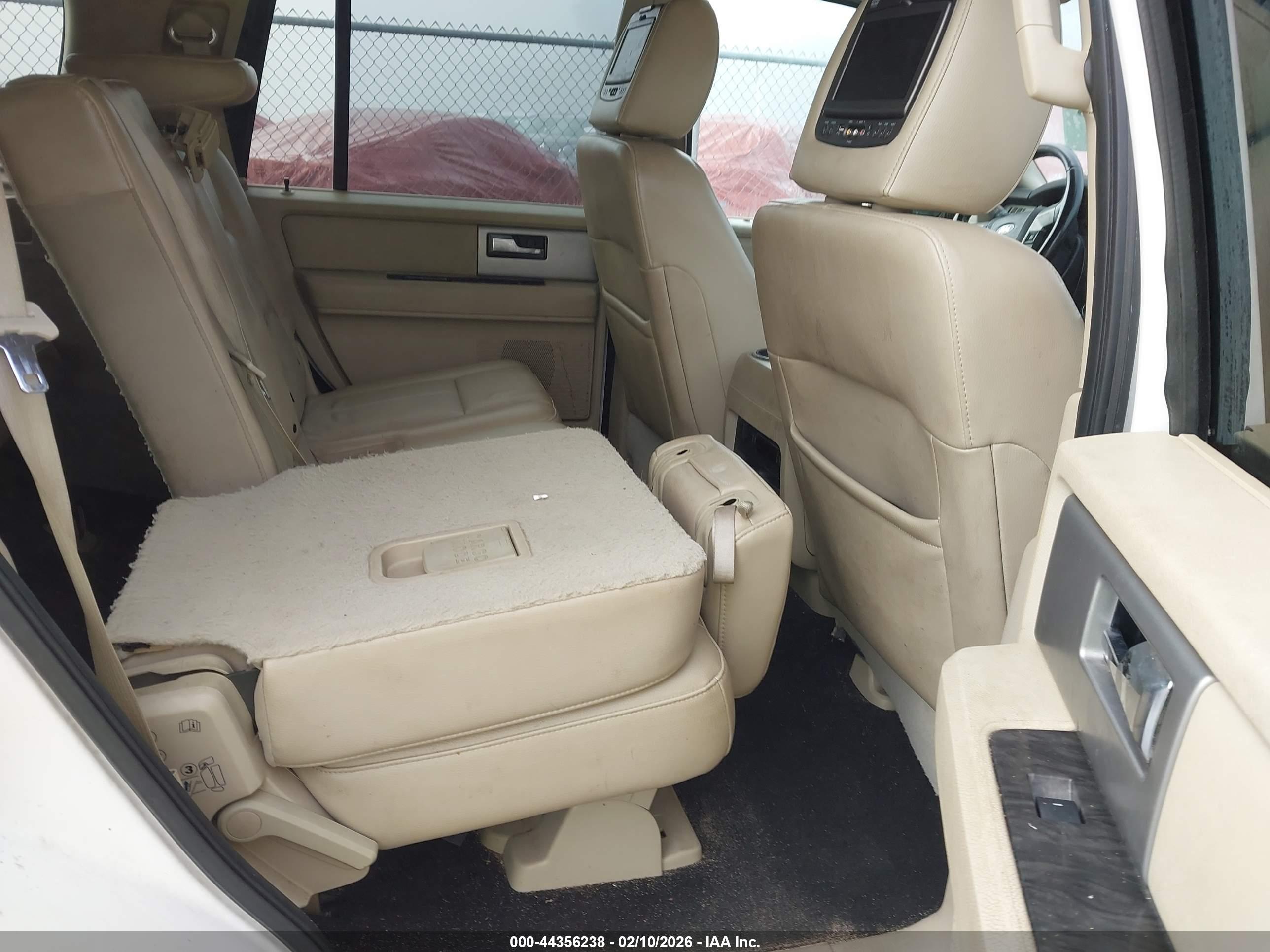 FORD EXPEDITION image 8