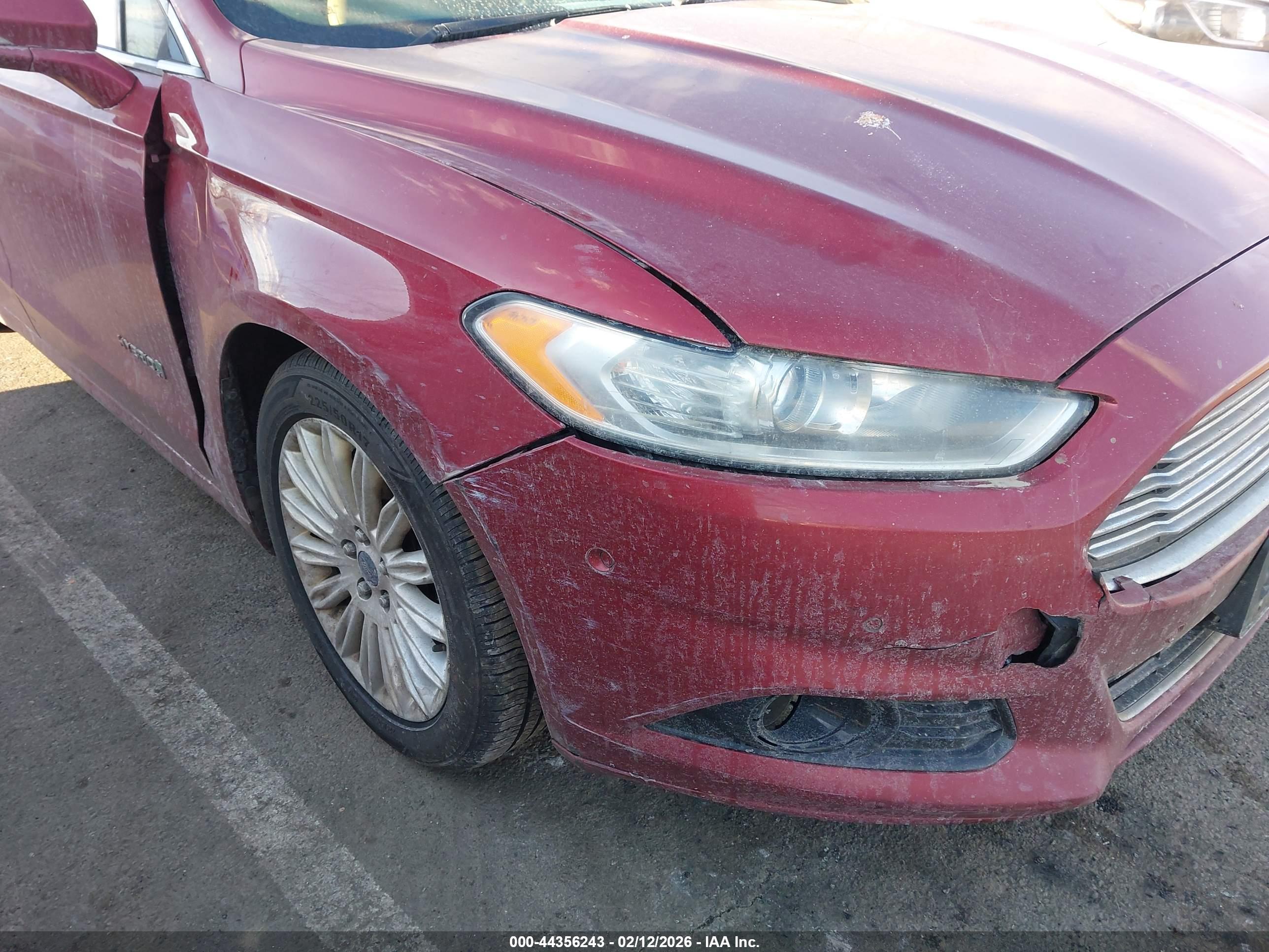 FORD FUSION image 6