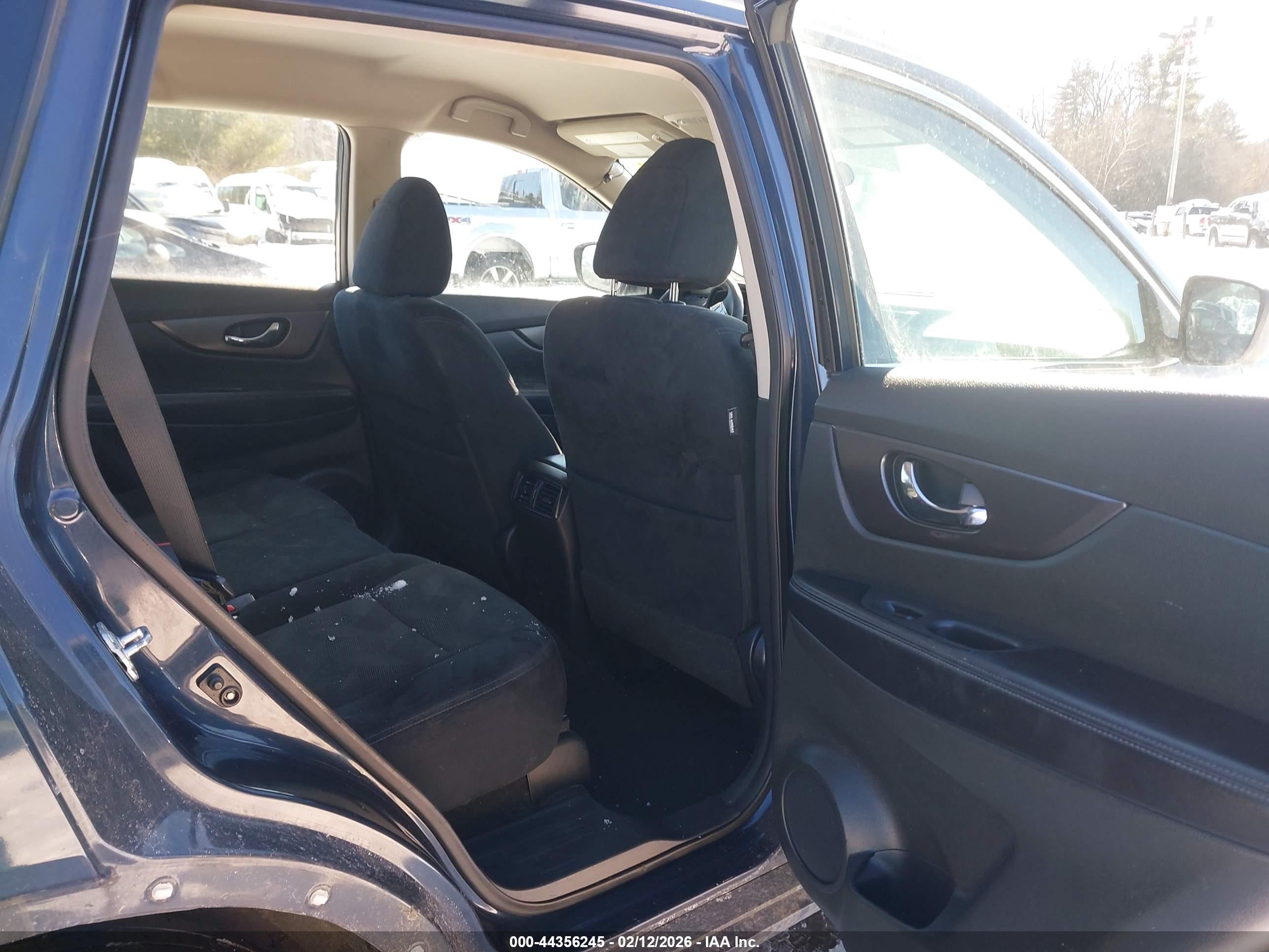 NISSAN ROGUE image 8