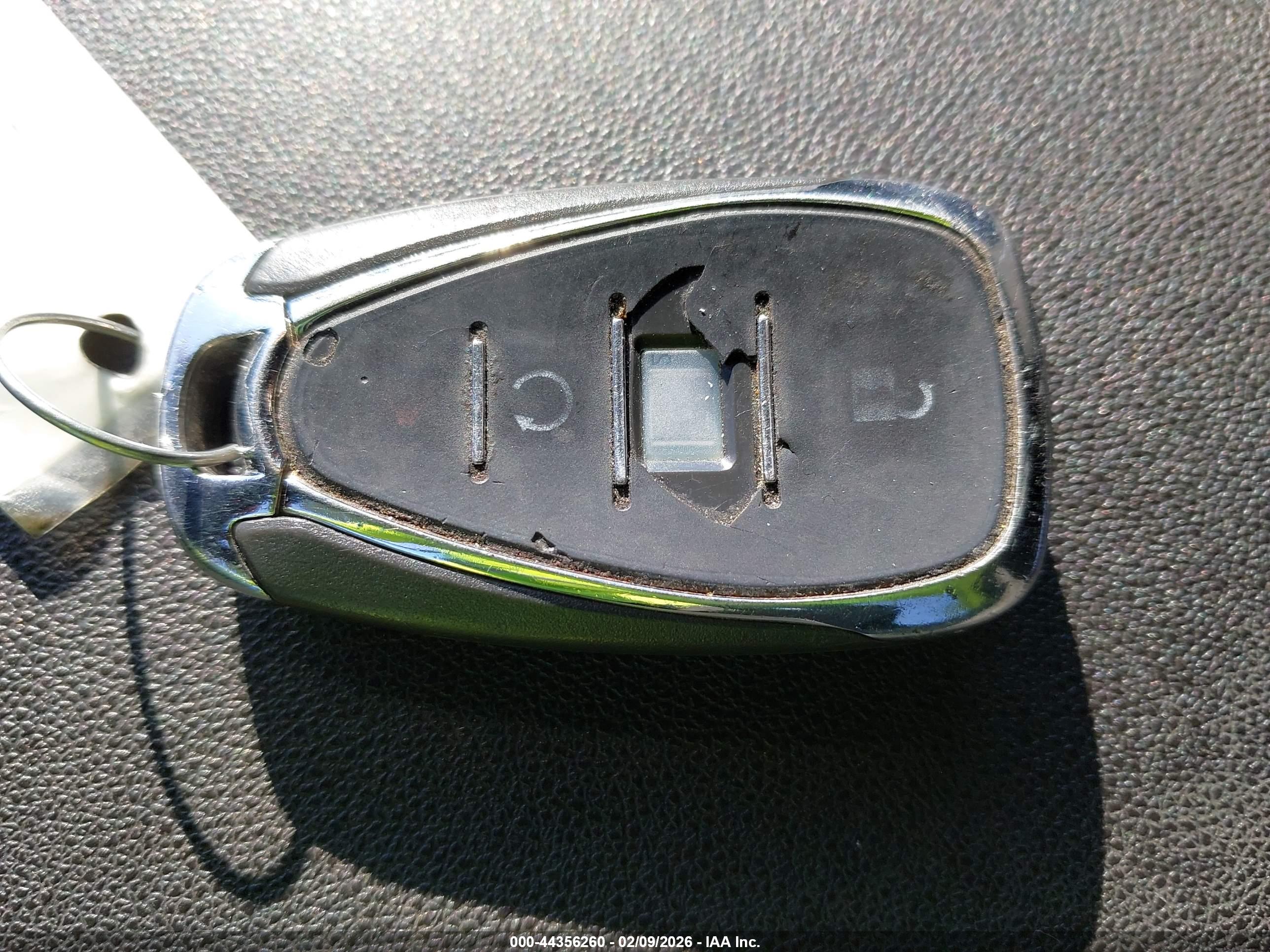 CHEVROLET EQUINOX image 11