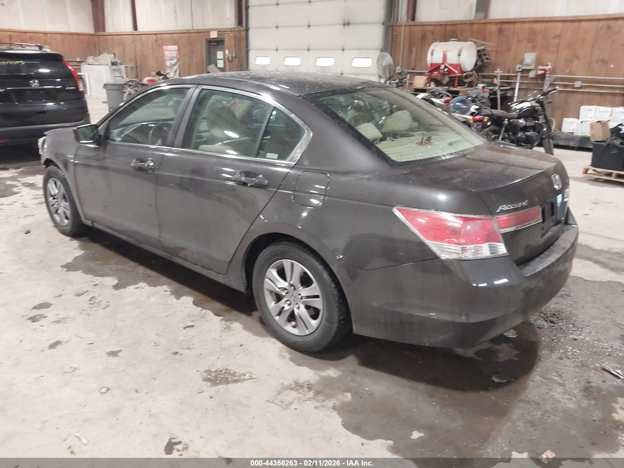 HONDA ACCORD image 3