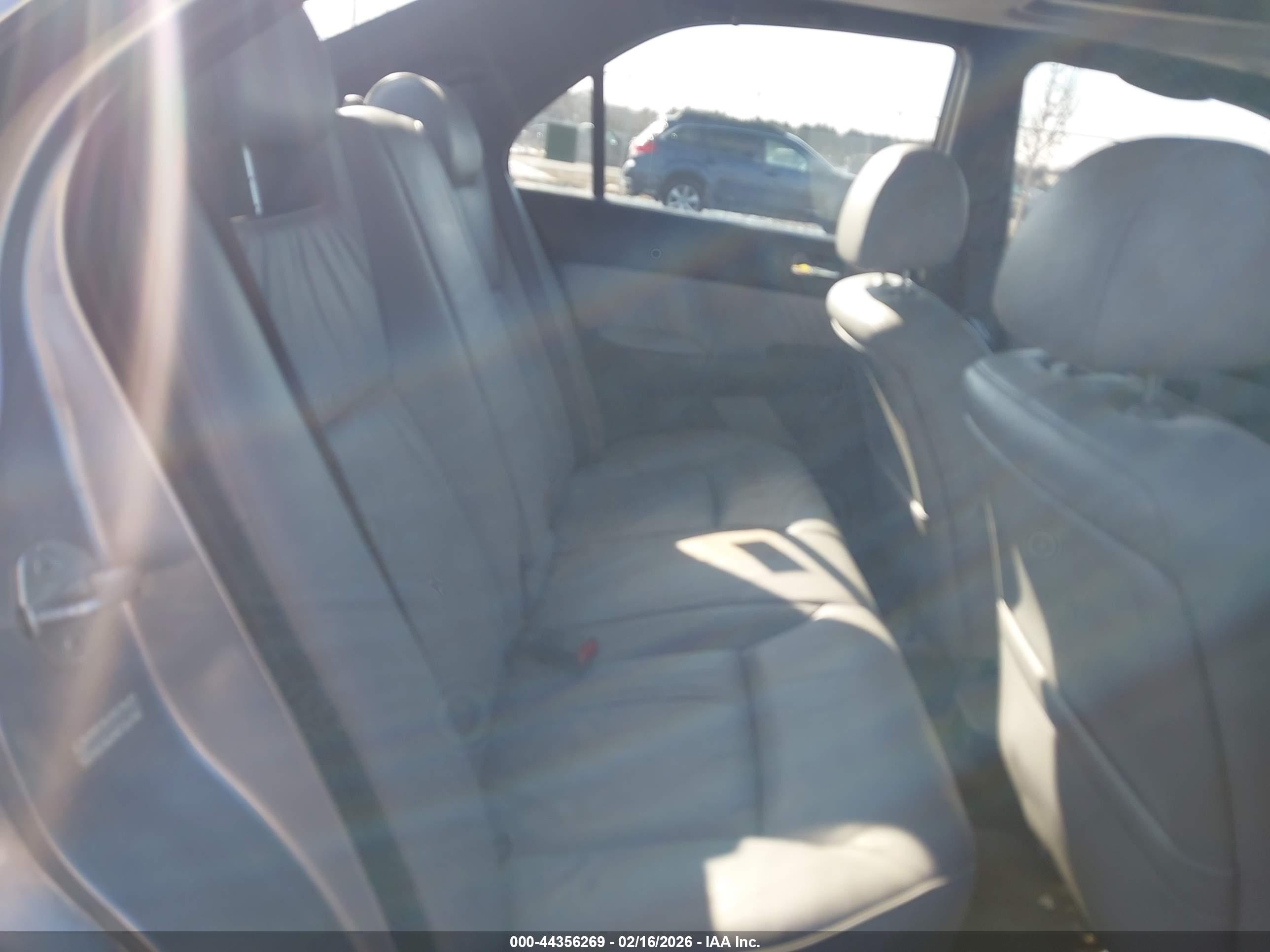 ACURA RL image 8