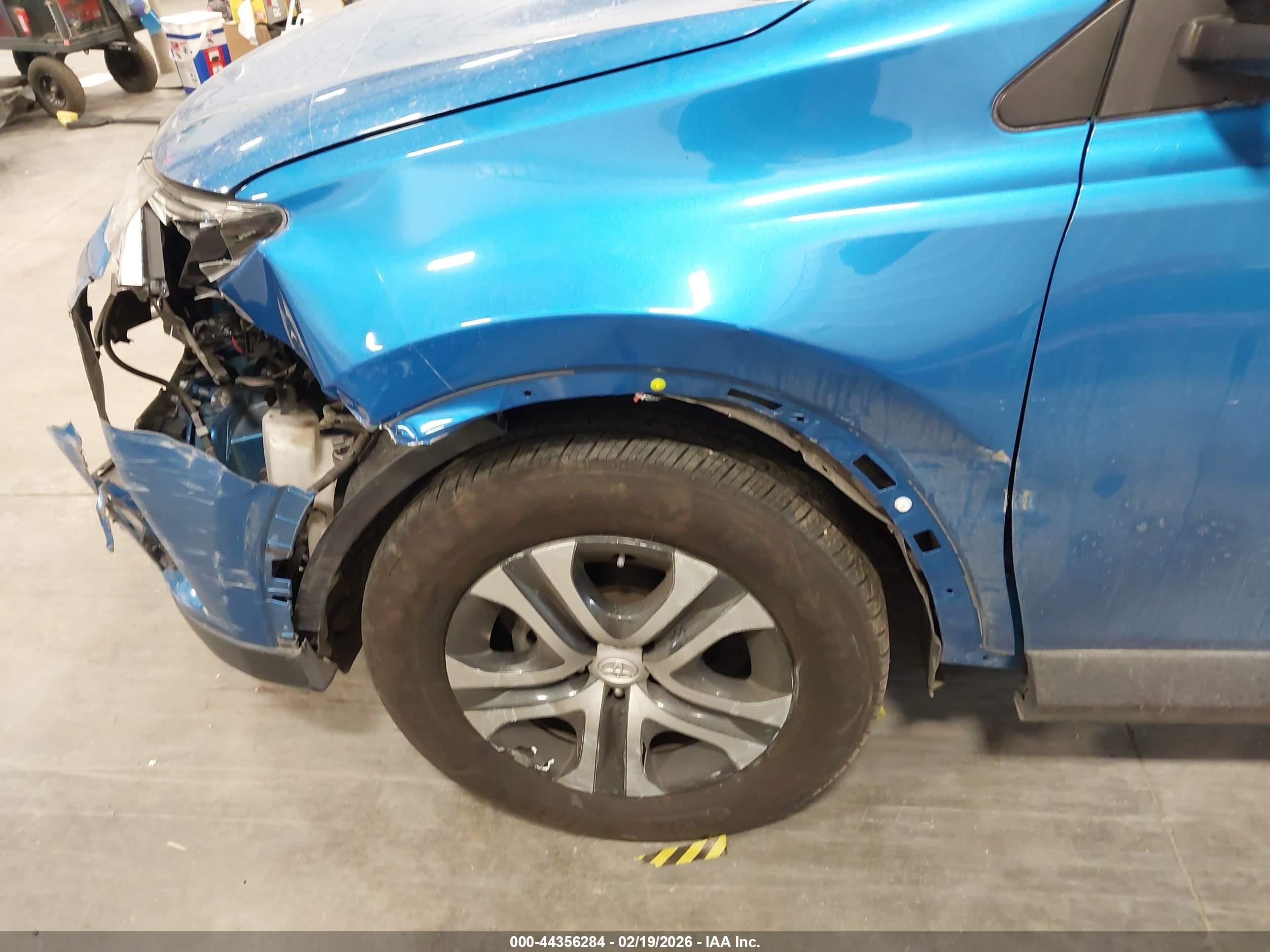 TOYOTA RAV4 image 6