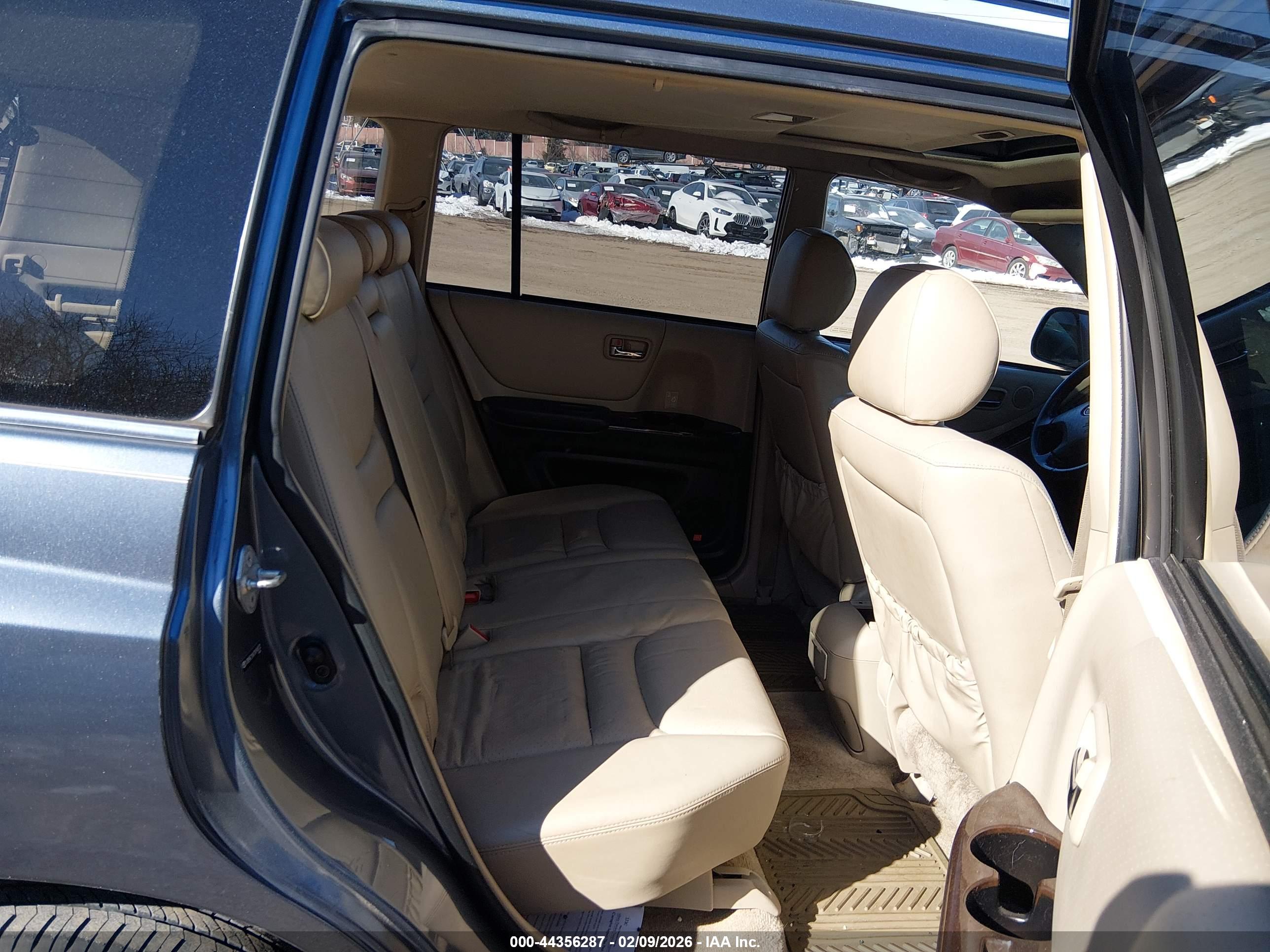 TOYOTA HIGHLANDER image 8