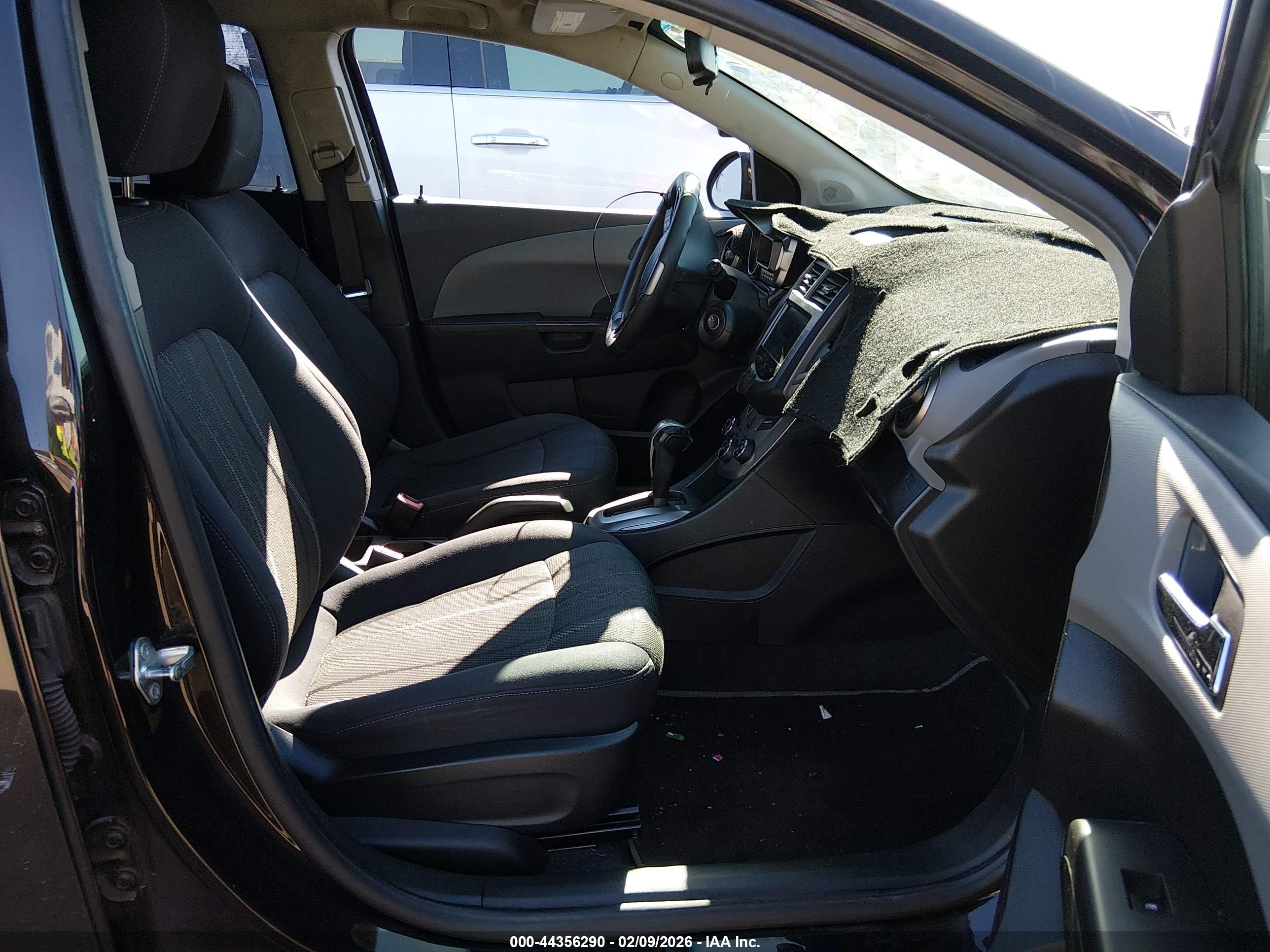 CHEVROLET SONIC image 5