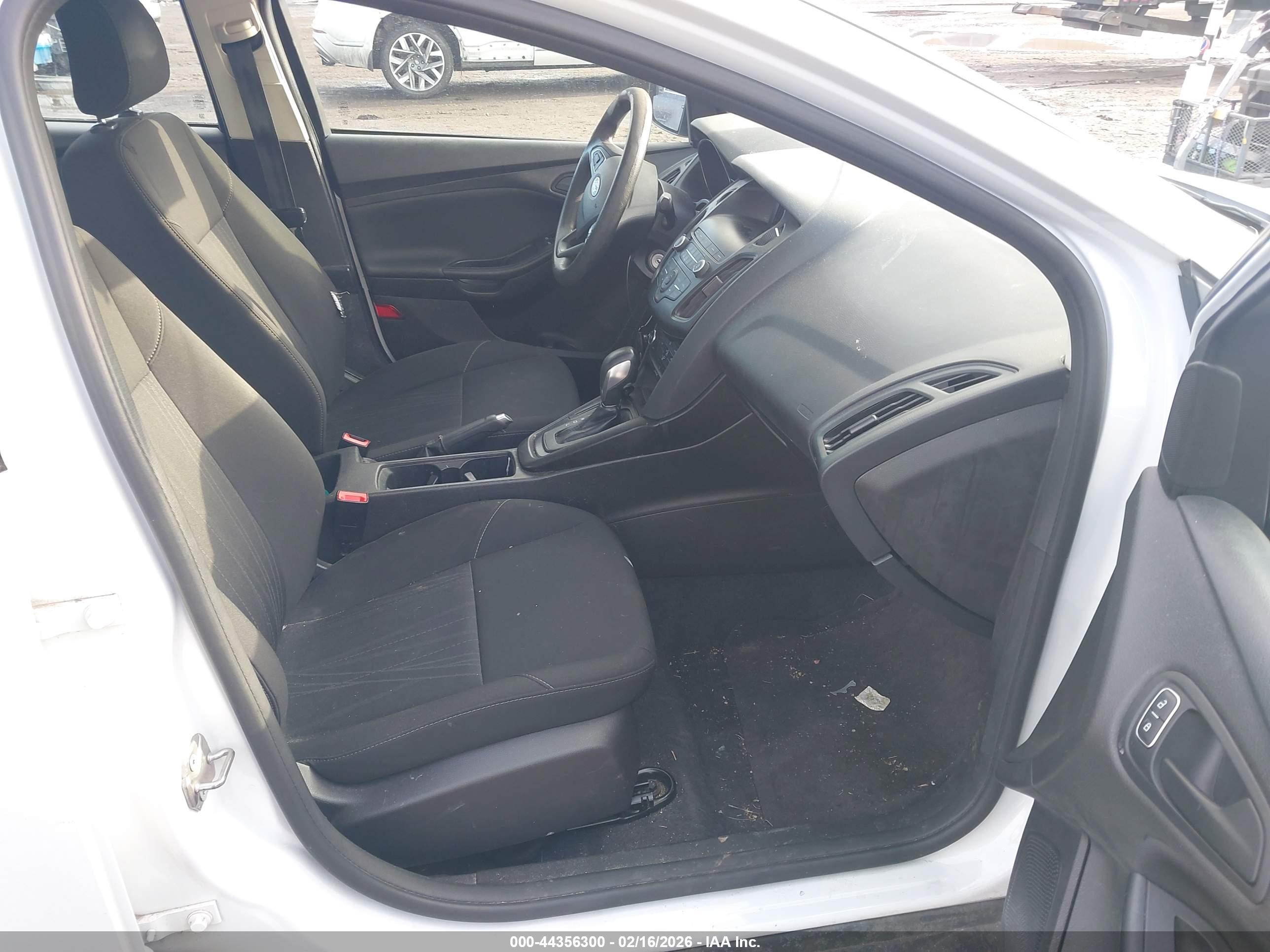 FORD FOCUS image 5