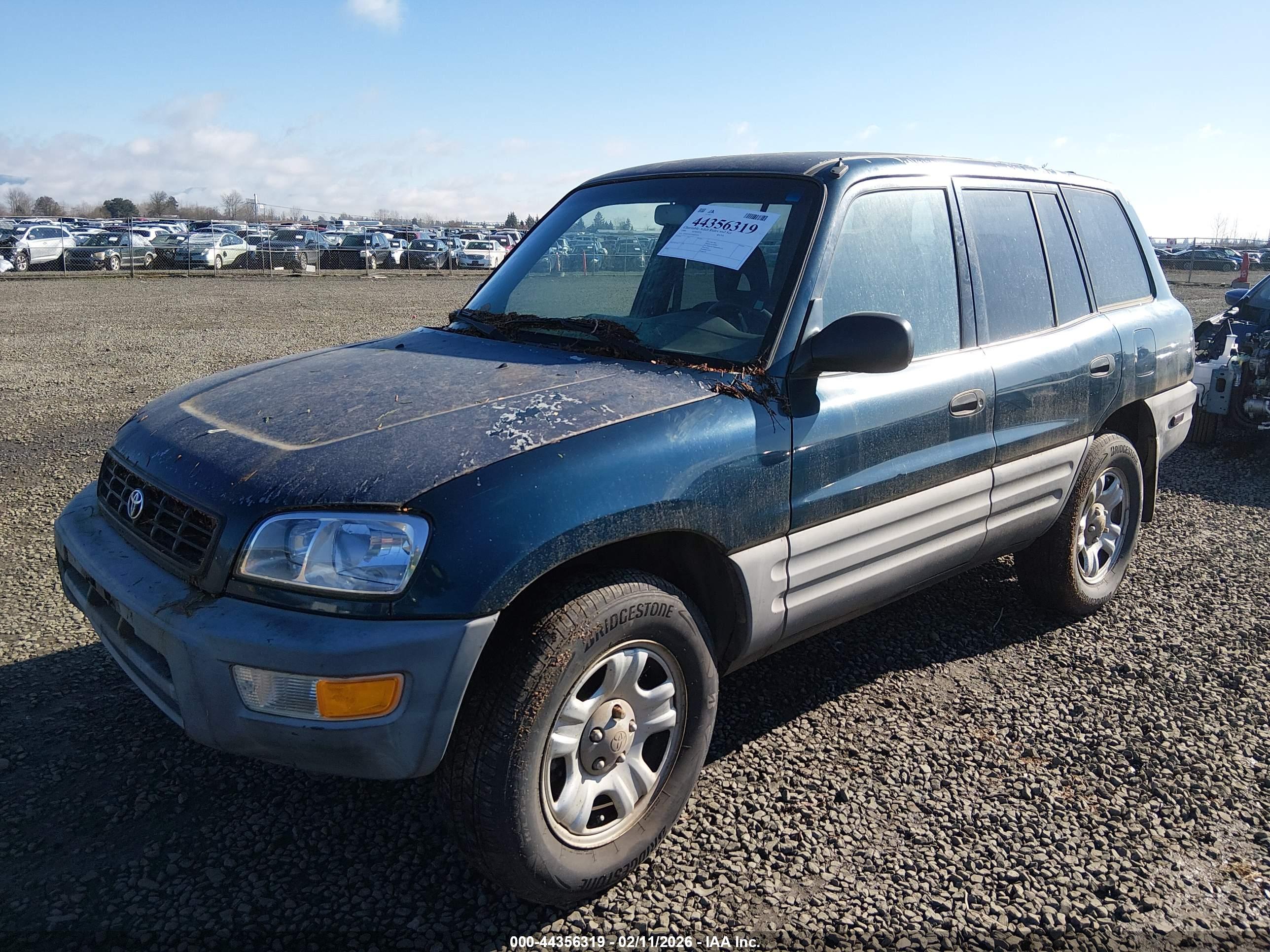 TOYOTA RAV4 image 2