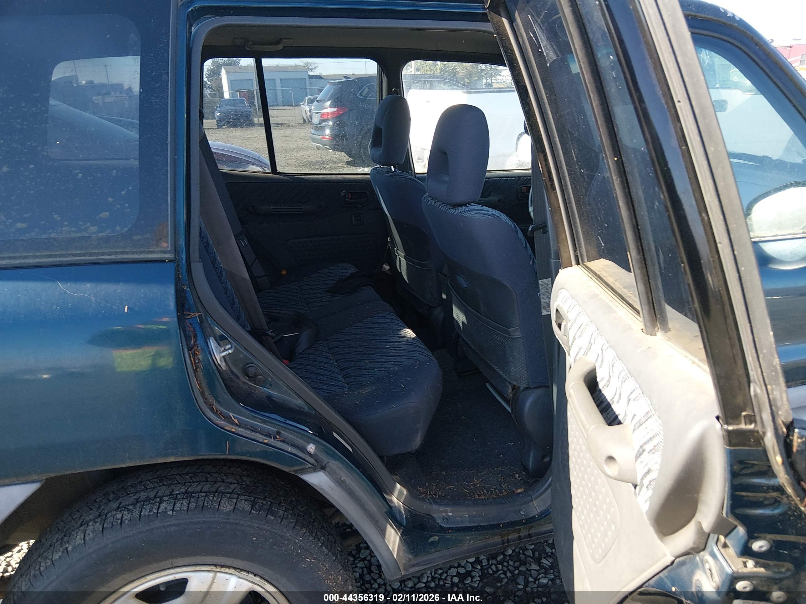 TOYOTA RAV4 image 8