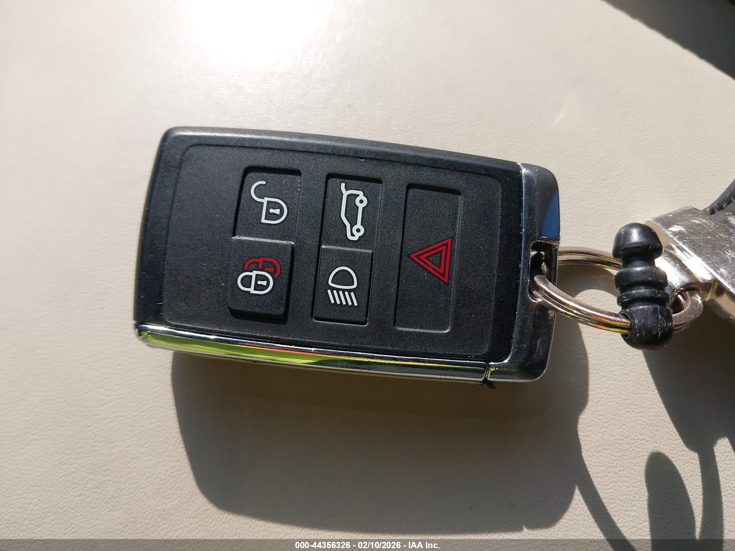 LAND ROVER image 11