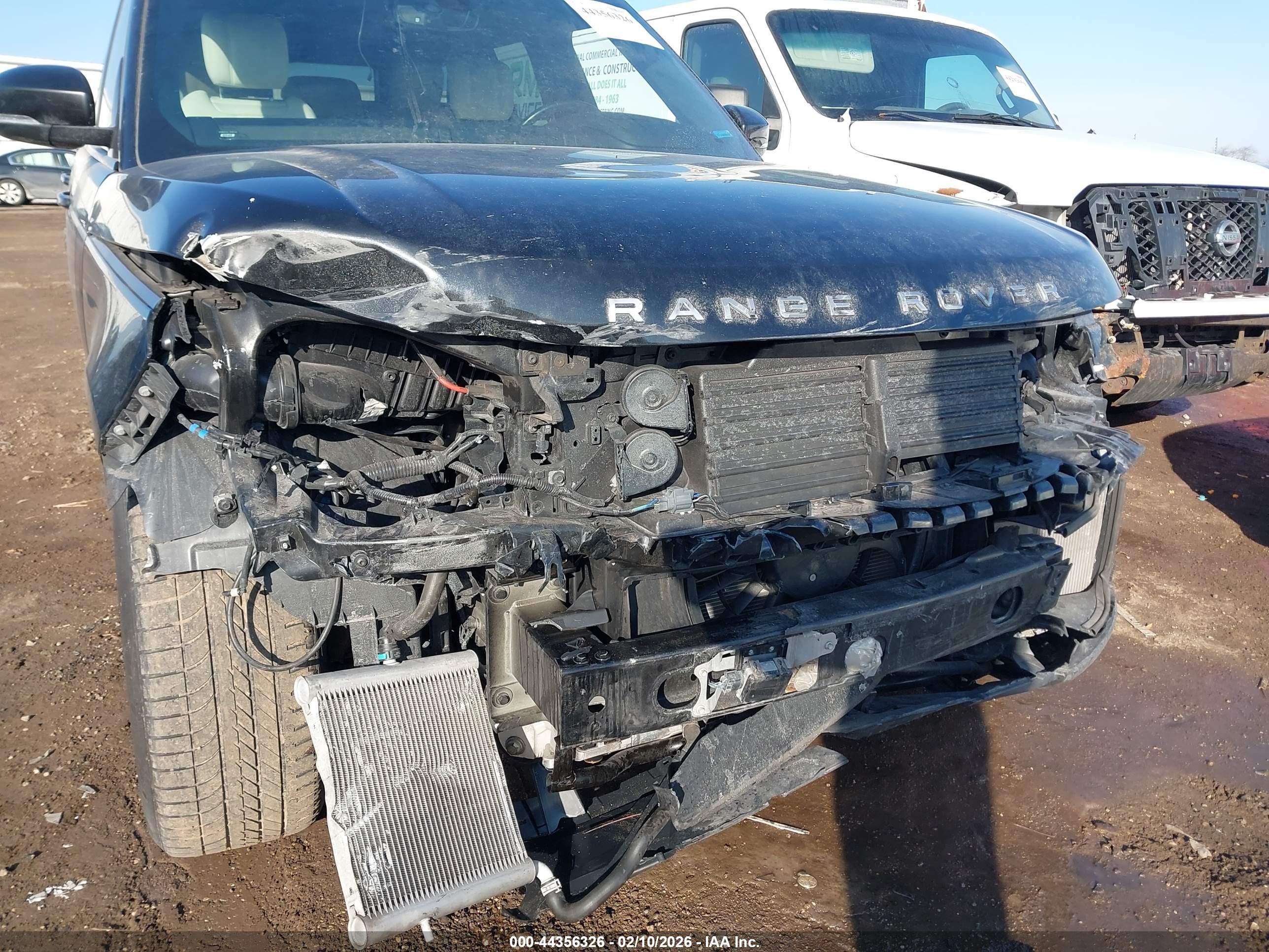 LAND ROVER image 6