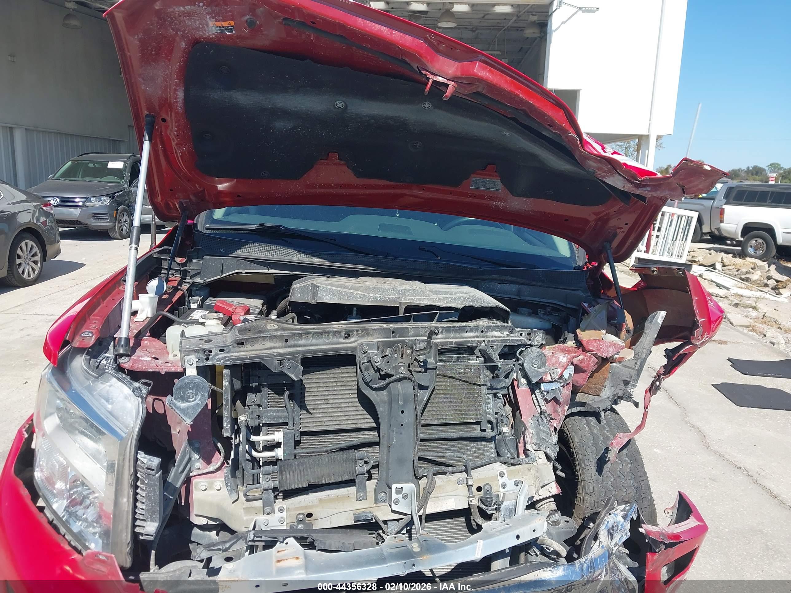 NISSAN TITAN image 10