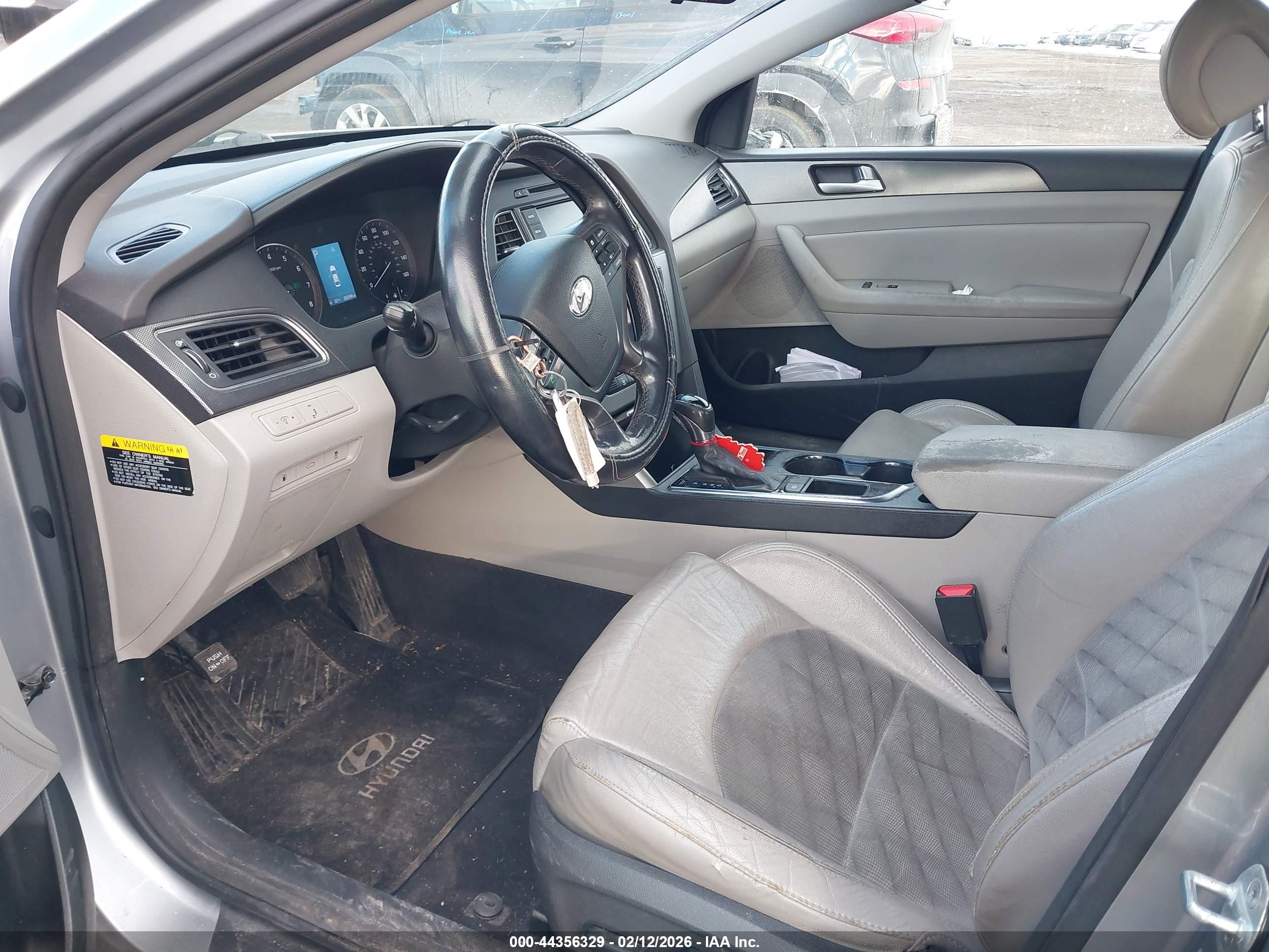 HYUNDAI SONATA image 5