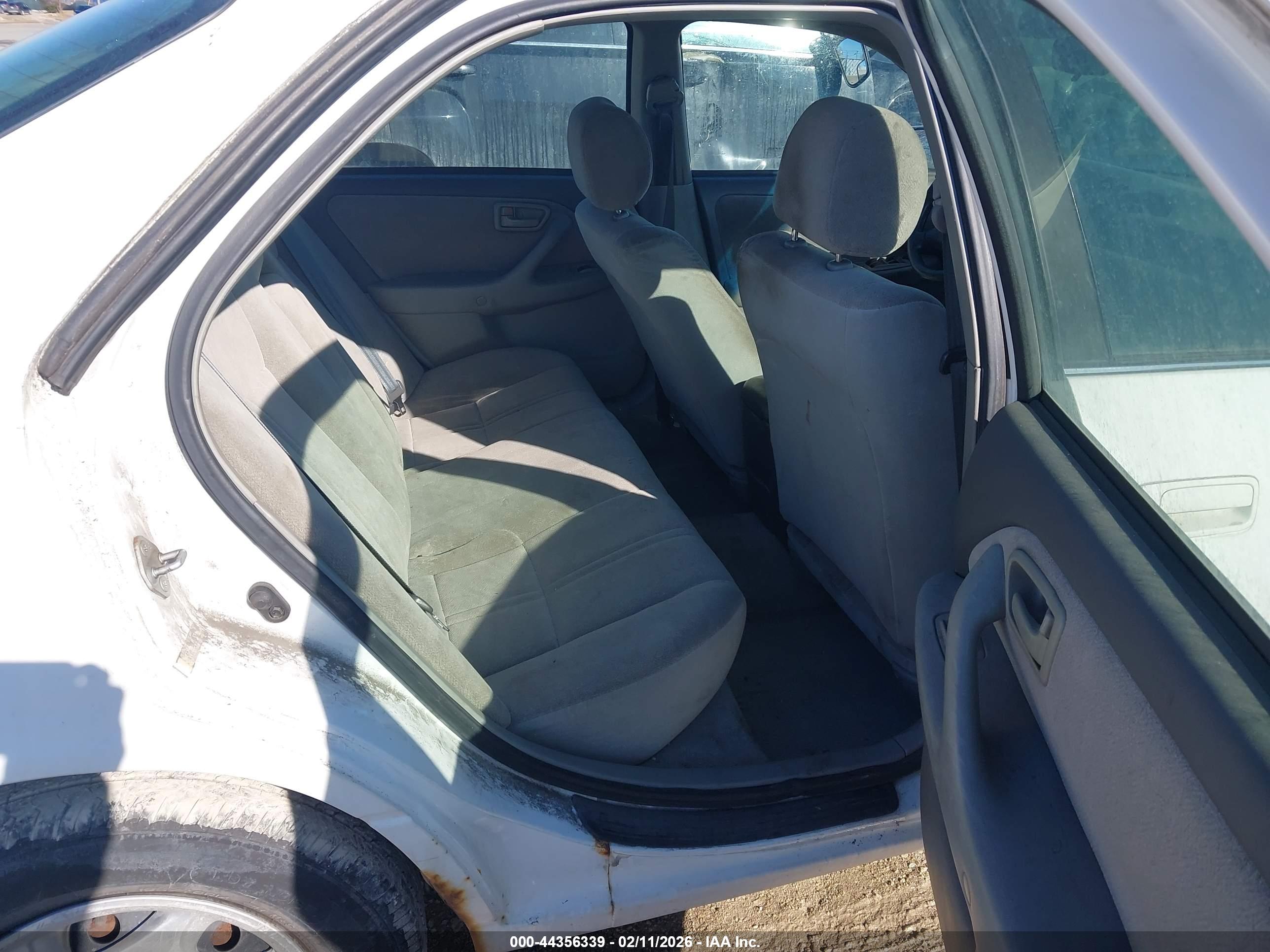 TOYOTA CAMRY image 8