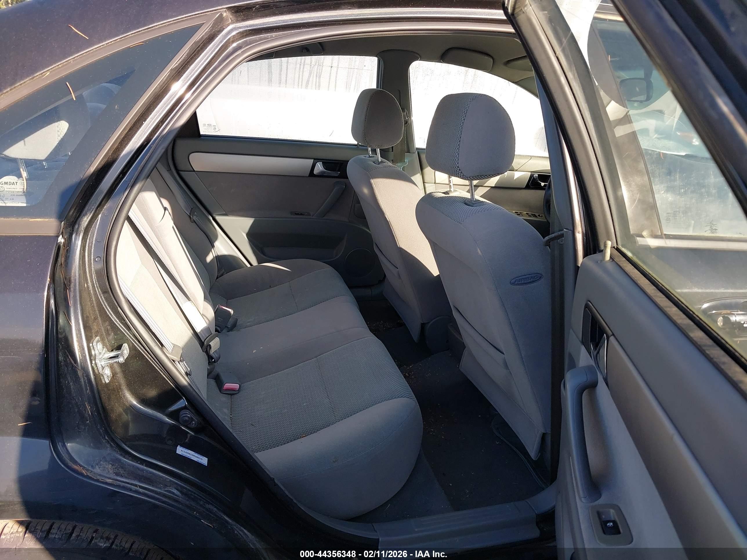 SUZUKI FORENZA image 8