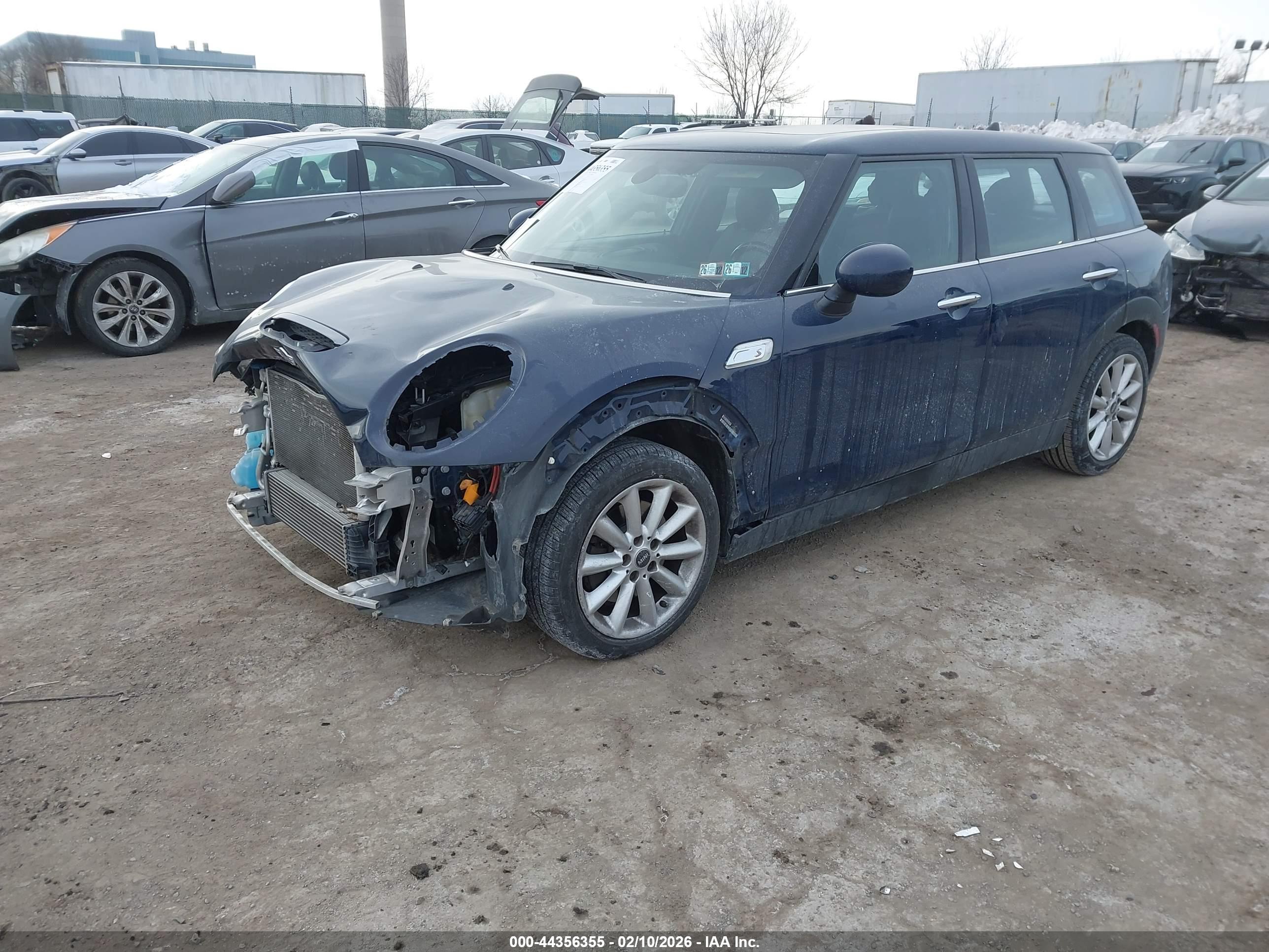 MINI CLUBMAN image 2