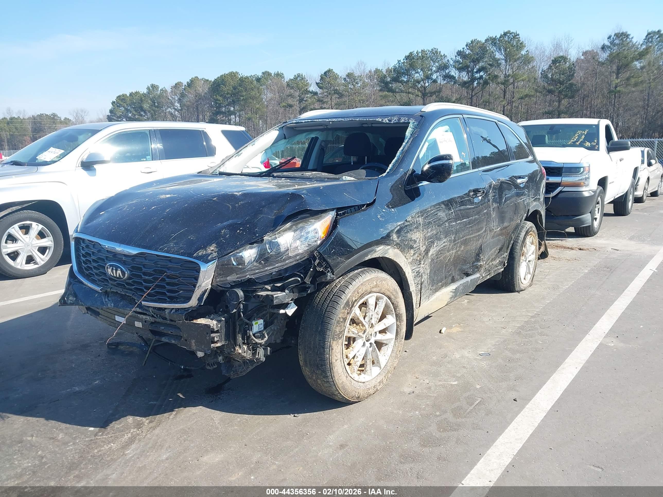 KIA SORENTO image 2