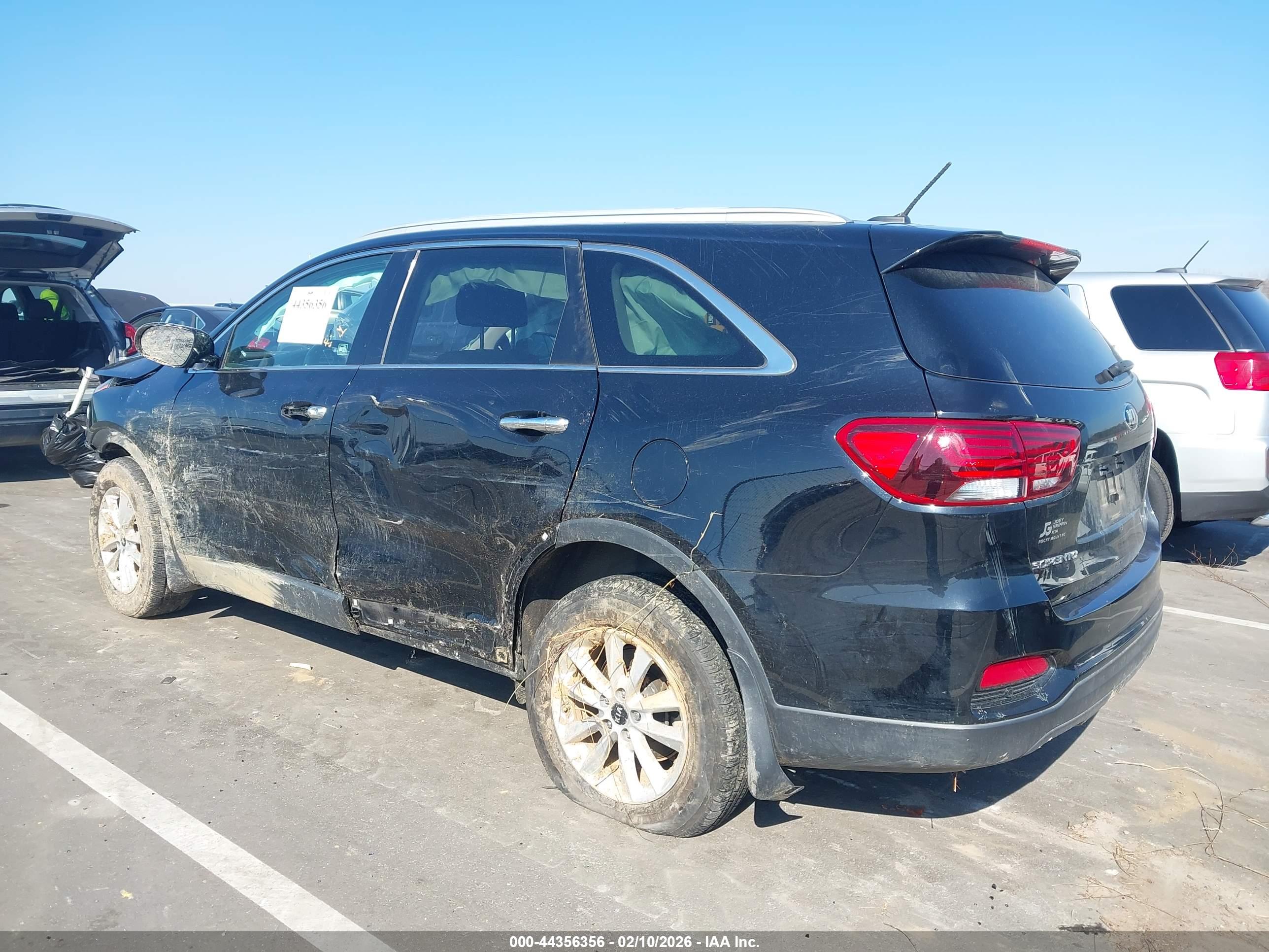 KIA SORENTO image 3