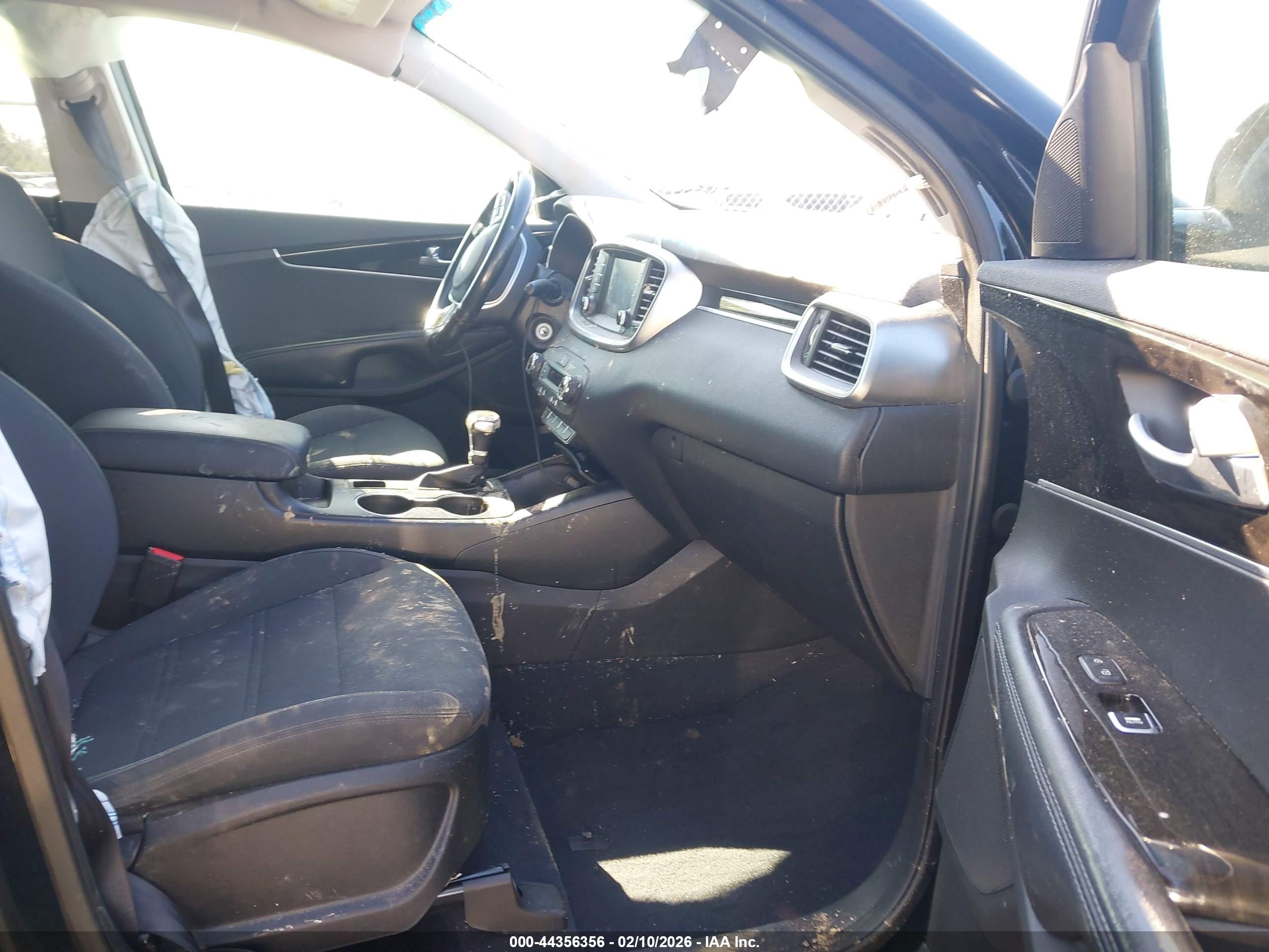 KIA SORENTO image 5