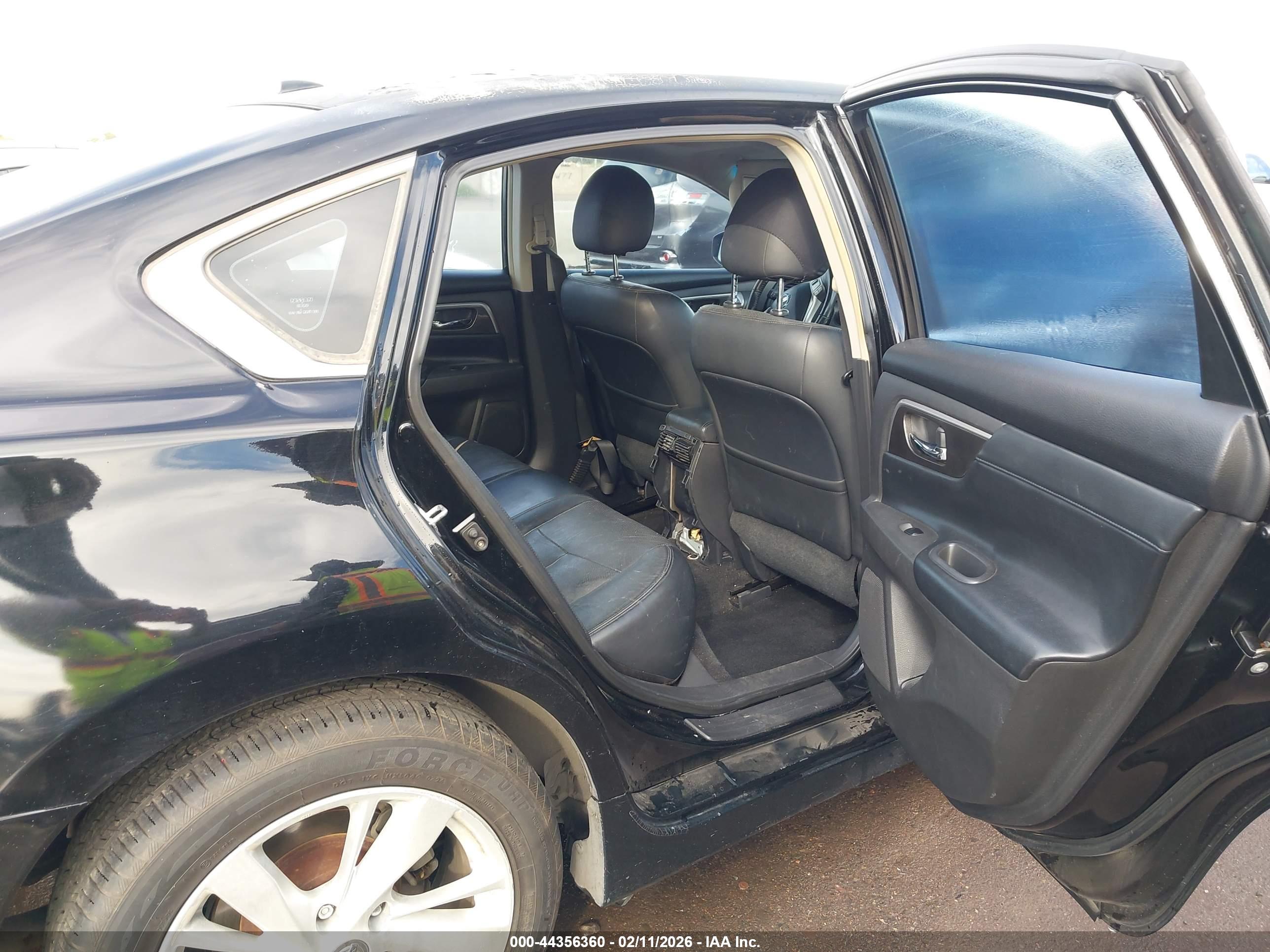 NISSAN ALTIMA image 8