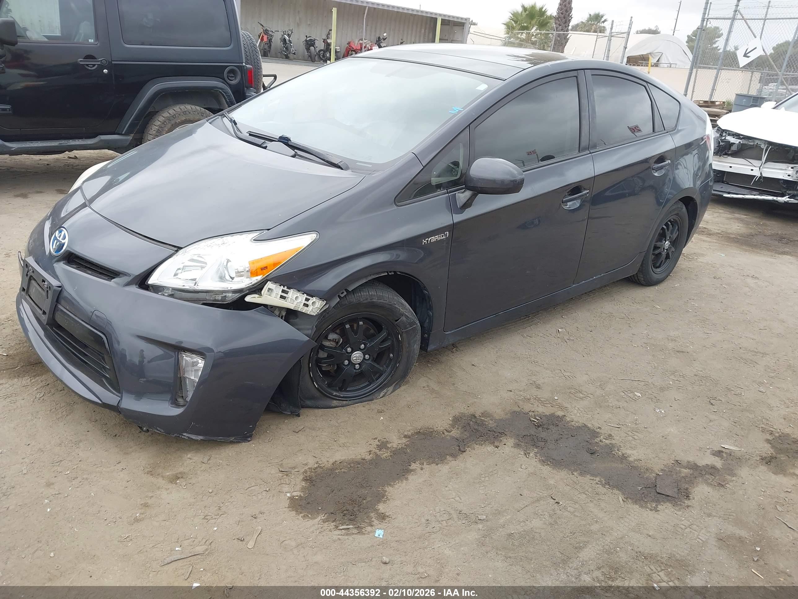 TOYOTA PRIUS image 2