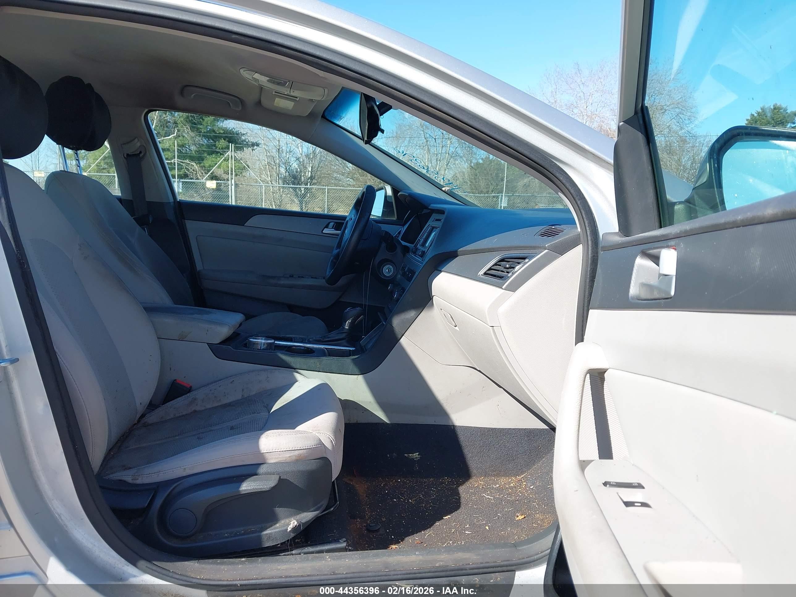 HYUNDAI SONATA image 5