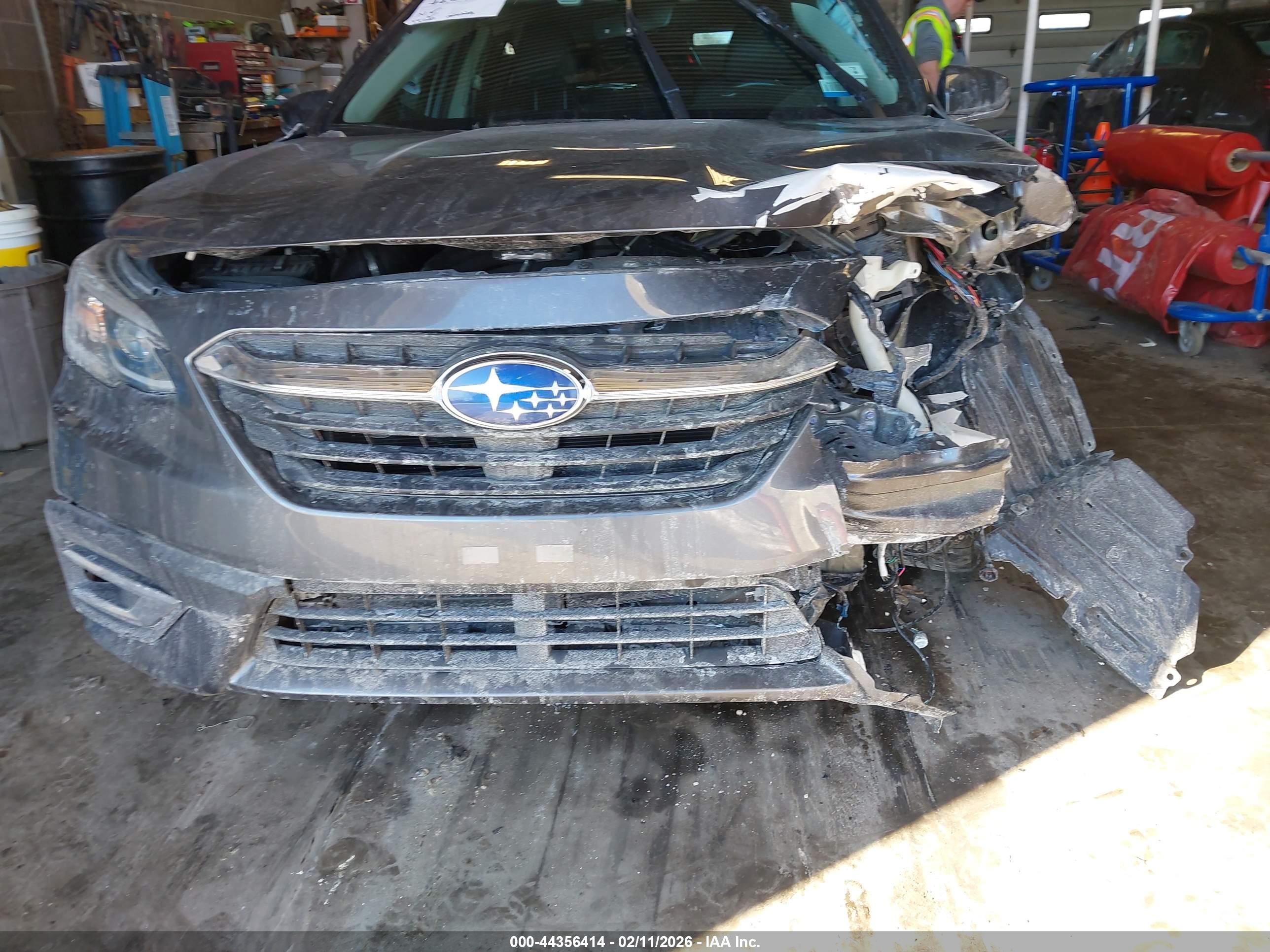 SUBARU LEGACY image 6