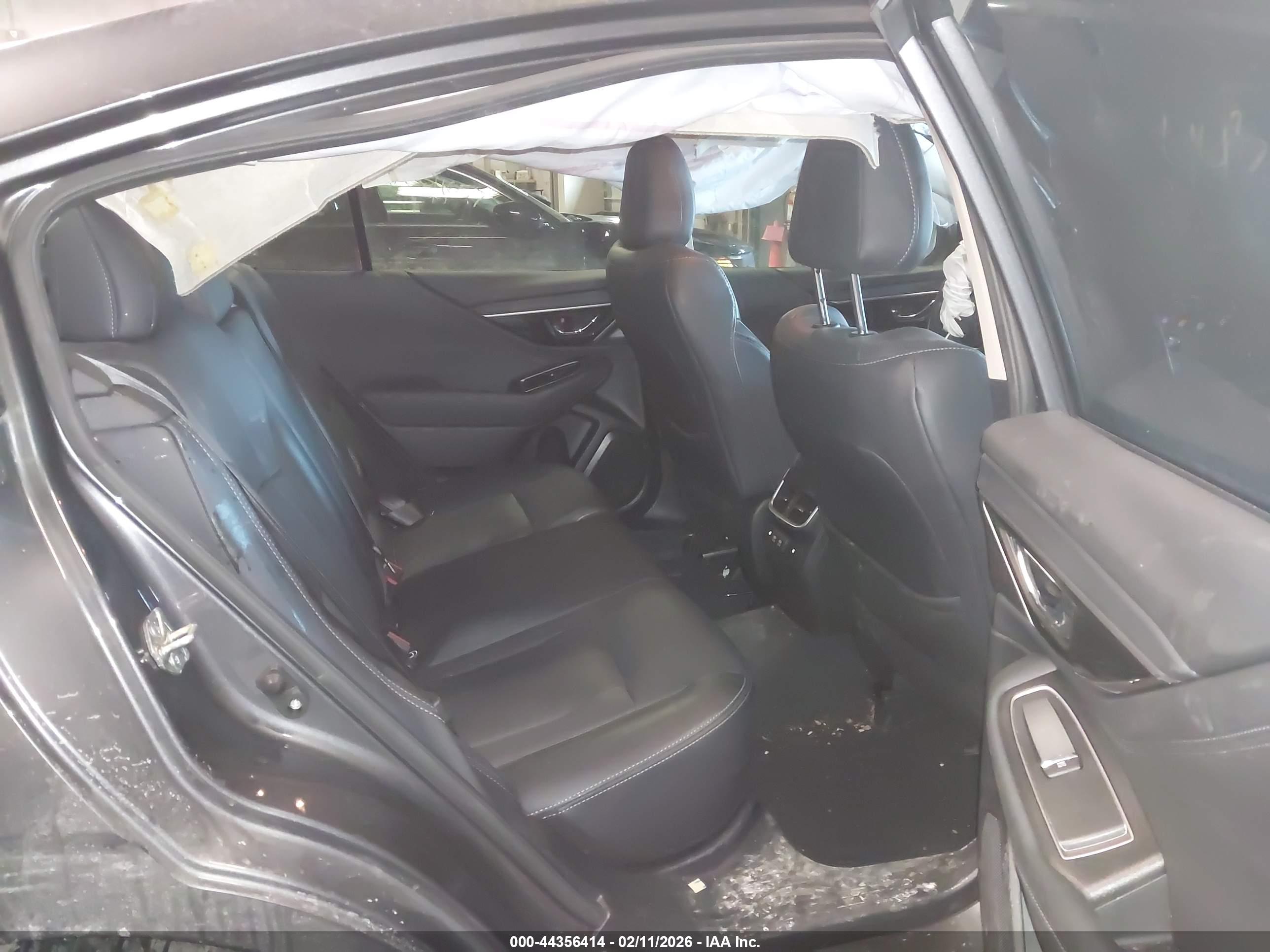 SUBARU LEGACY image 8