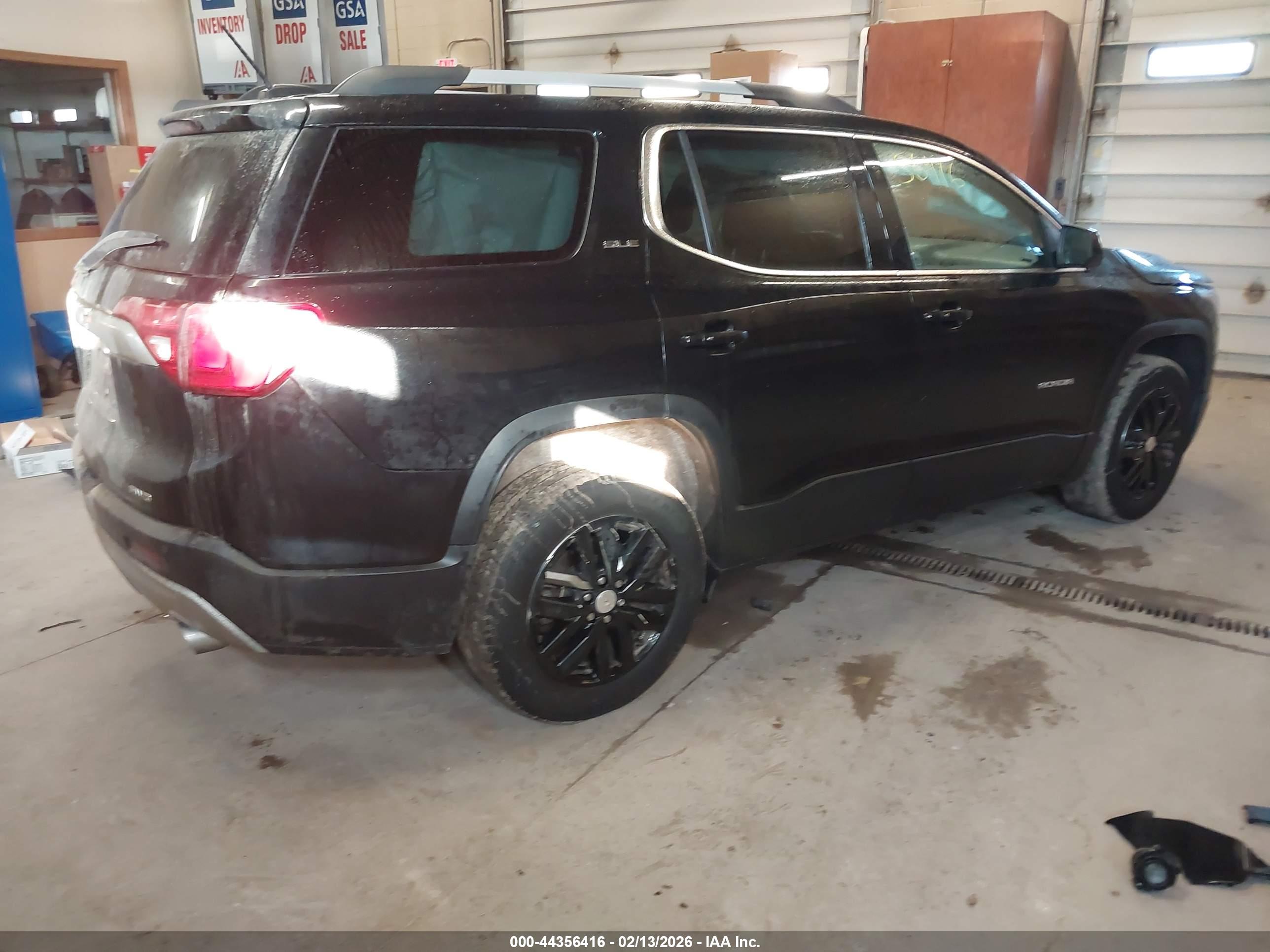 GMC ACADIA image 4