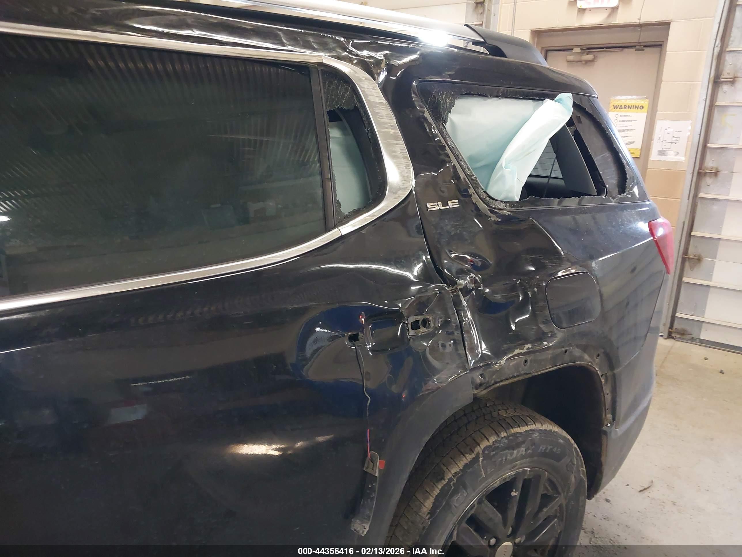 GMC ACADIA image 6