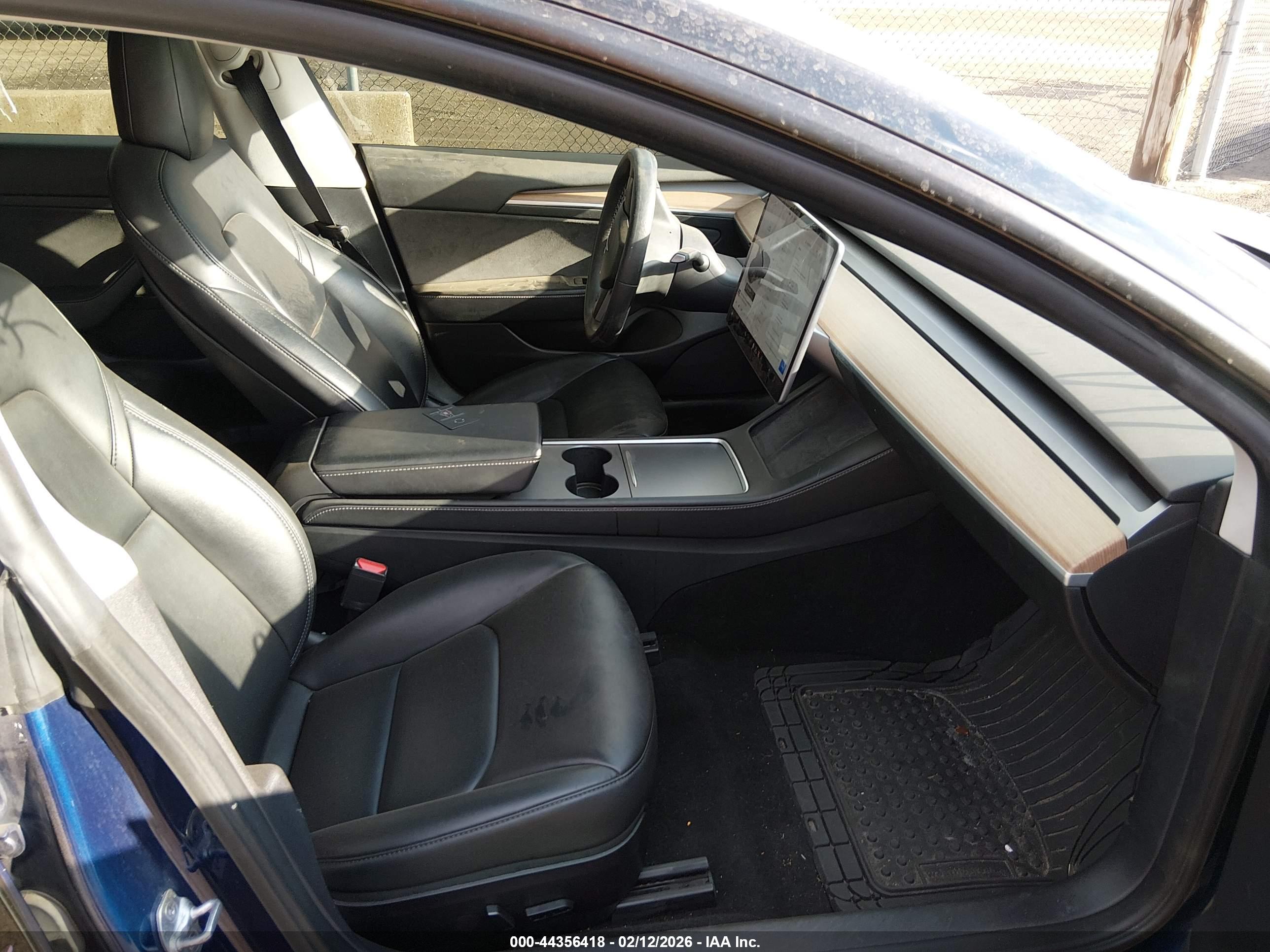TESLA MODEL image 5