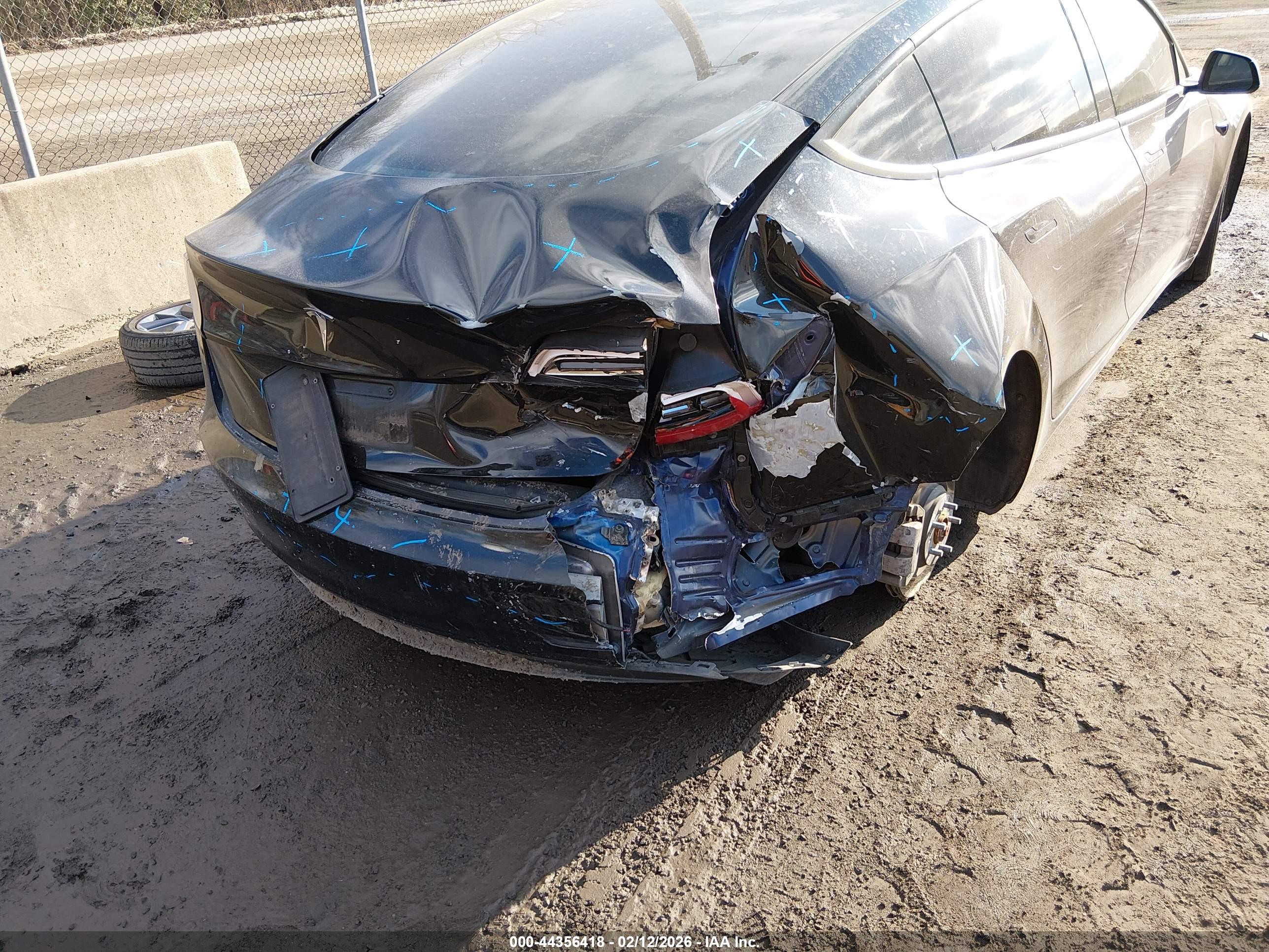 TESLA MODEL image 6