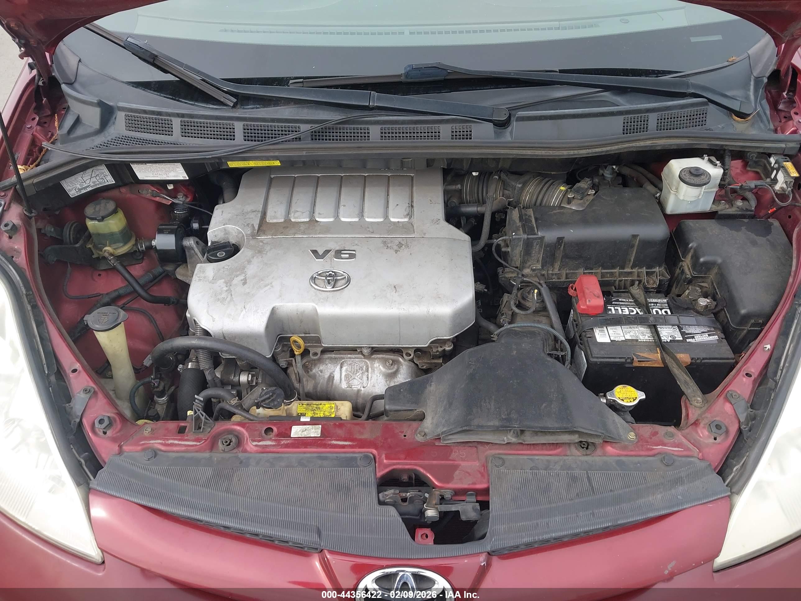TOYOTA SIENNA image 10