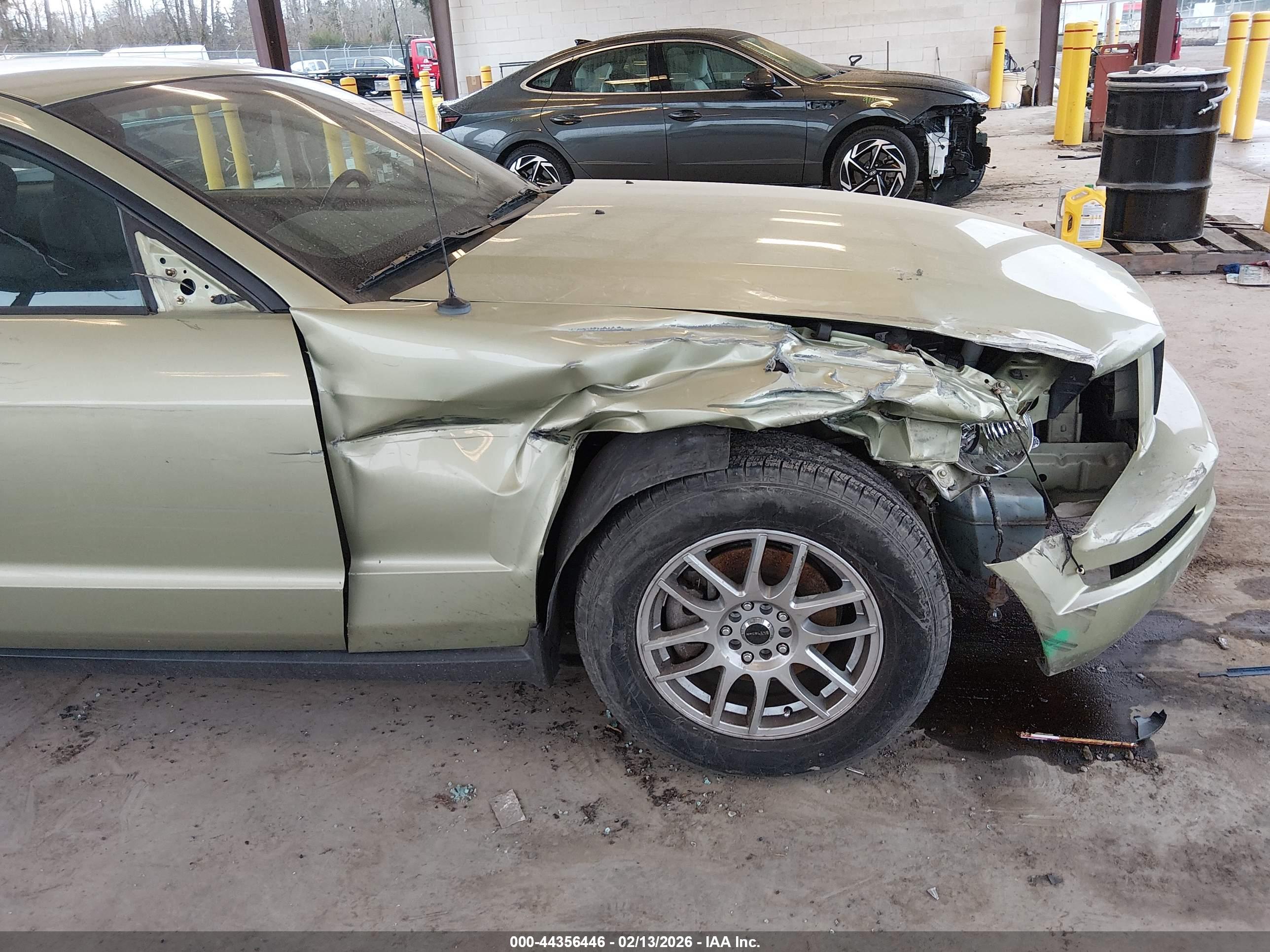 FORD MUSTANG image 6