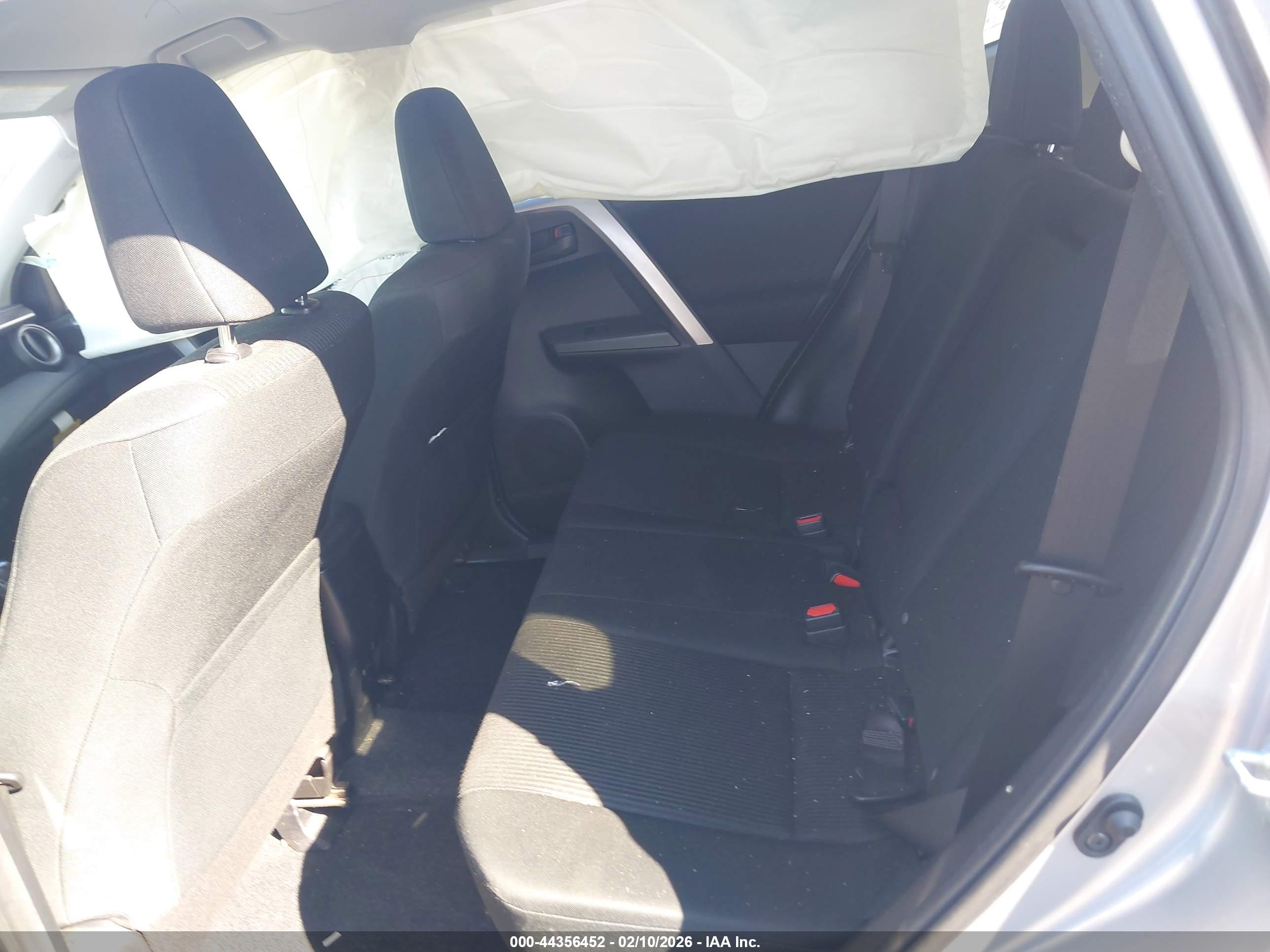 TOYOTA RAV4 image 8