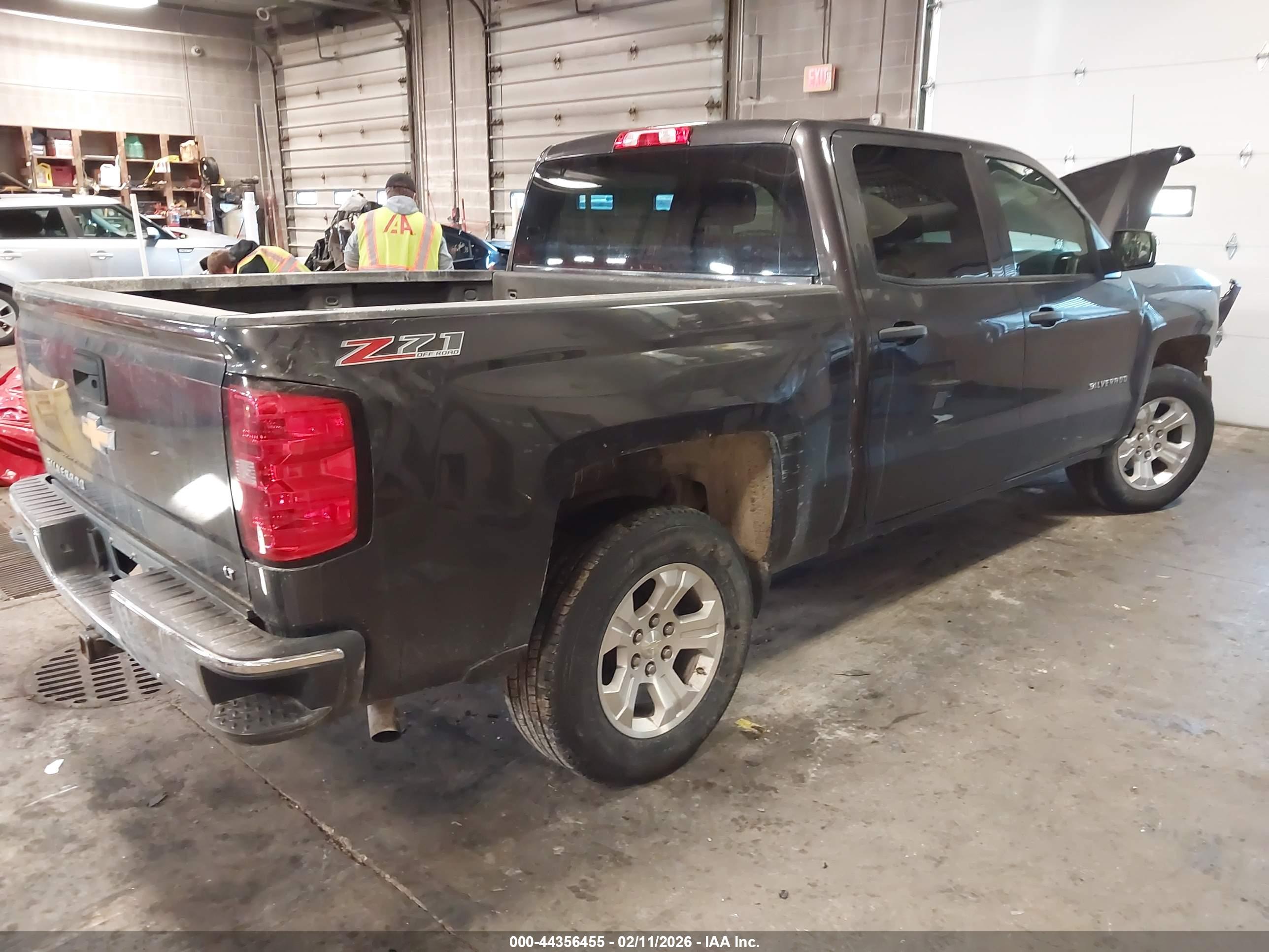 CHEVROLET SILVERADO image 4