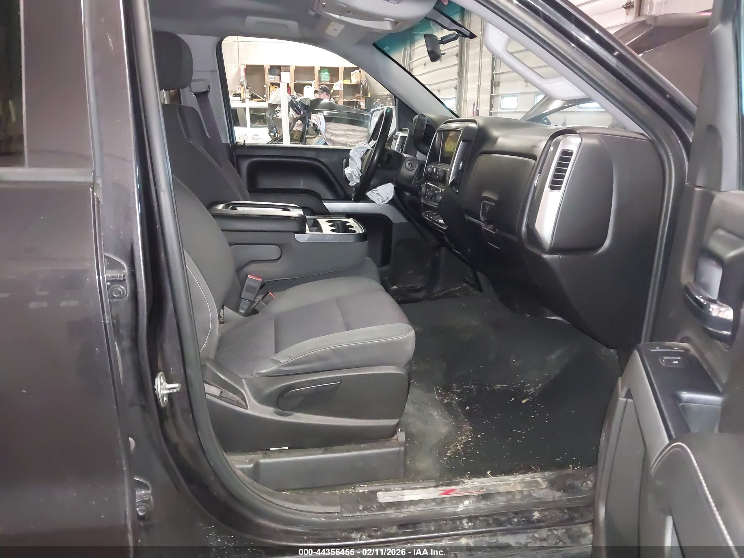 CHEVROLET SILVERADO image 5