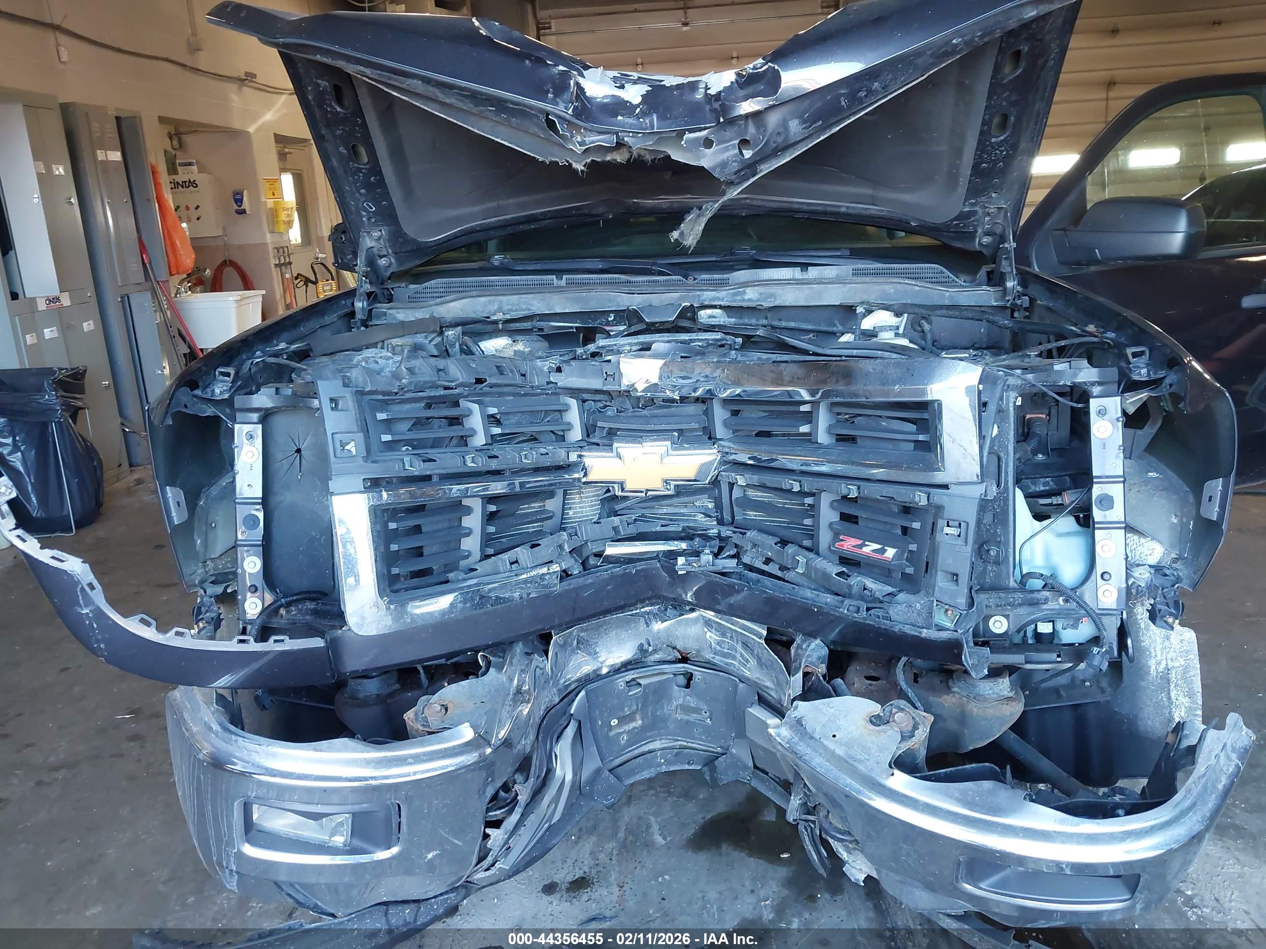 CHEVROLET SILVERADO image 6