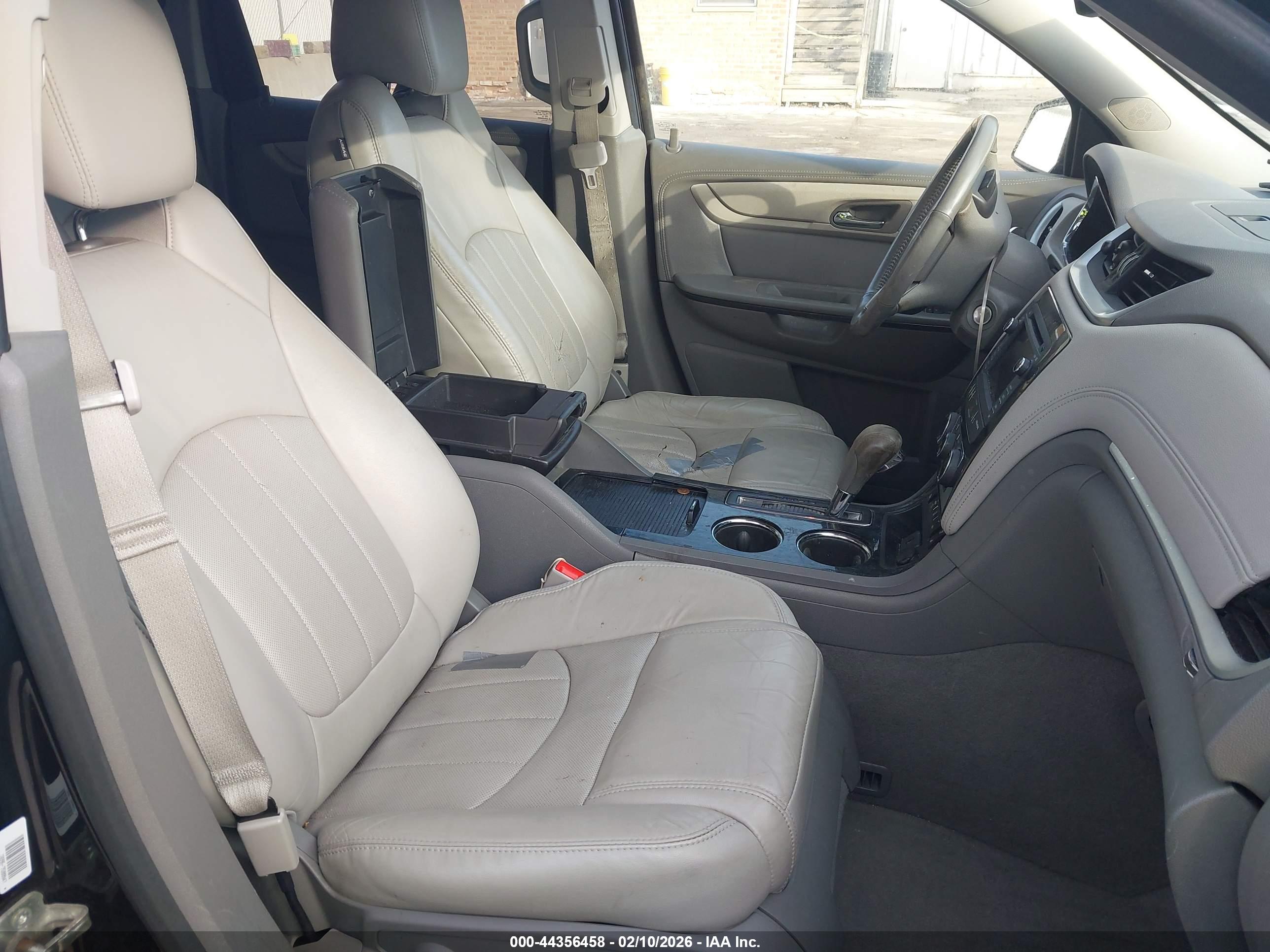 CHEVROLET TRAVERSE image 5